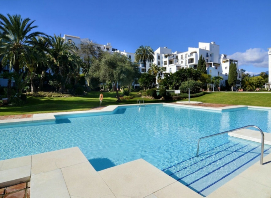Resale - Apartment -
Puerto Banús