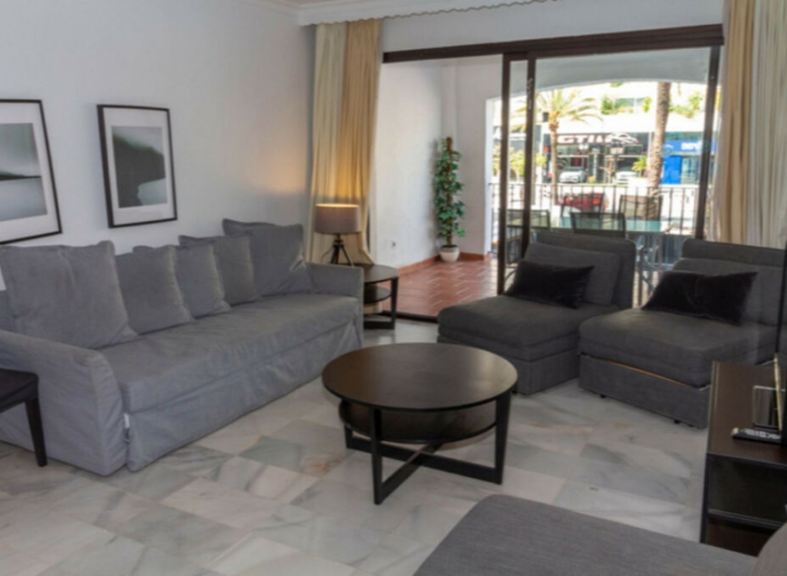Resale - Apartment -
Puerto Banús