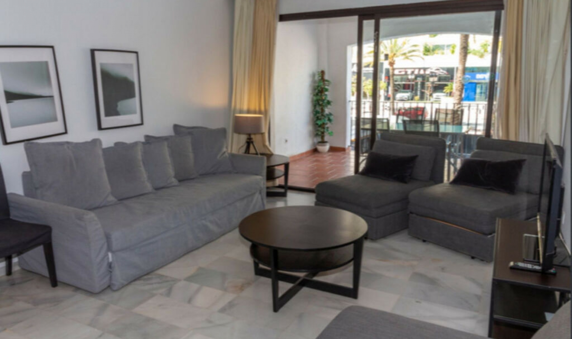 Resale - Apartment -
Puerto Banús