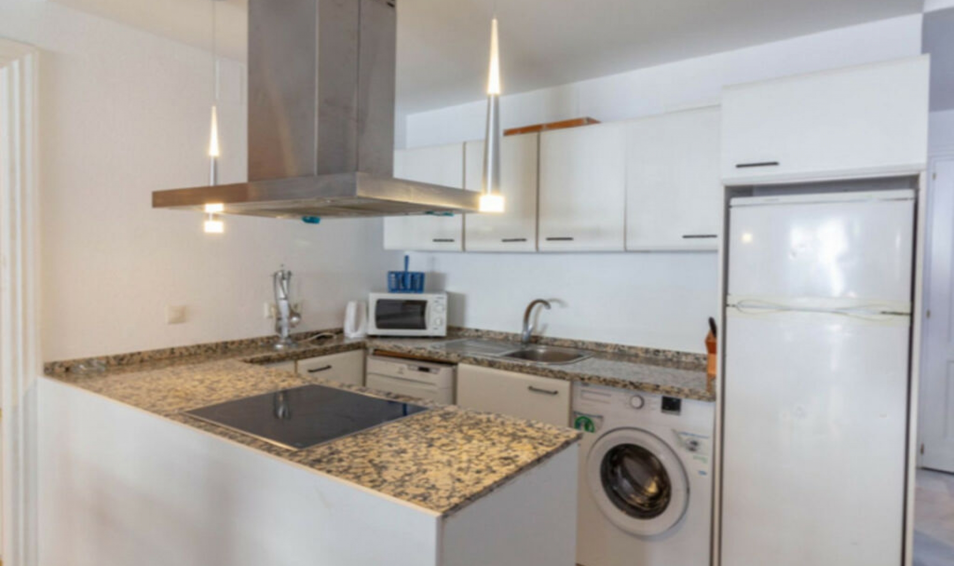 Resale - Apartment -
Puerto Banús