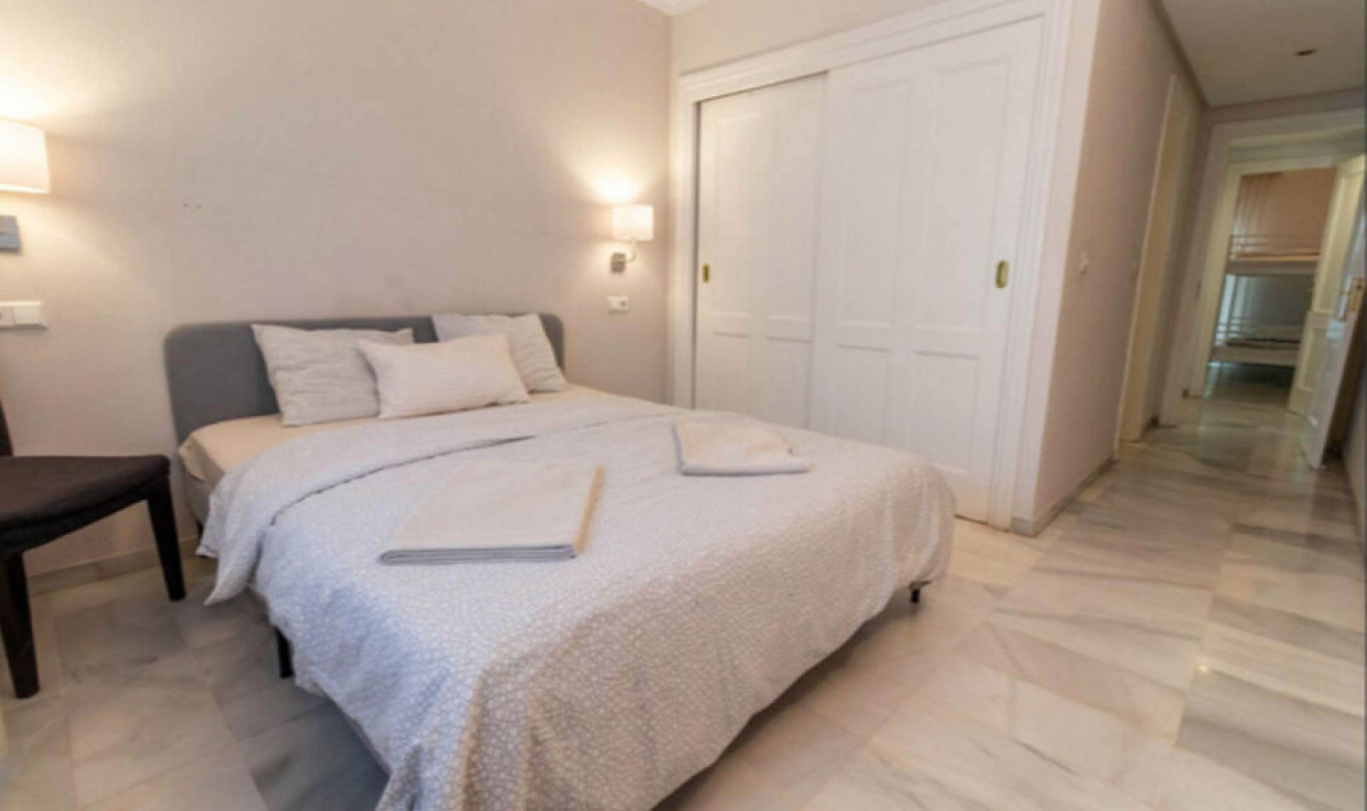 Resale - Apartment -
Puerto Banús