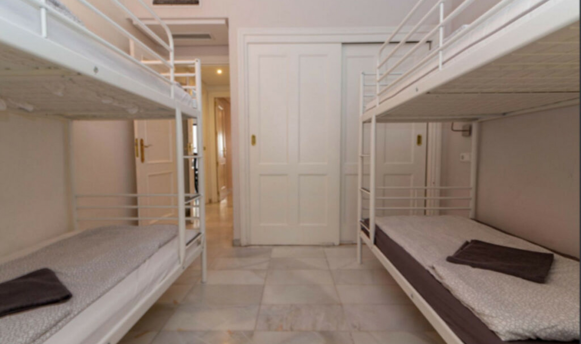 Resale - Apartment -
Puerto Banús