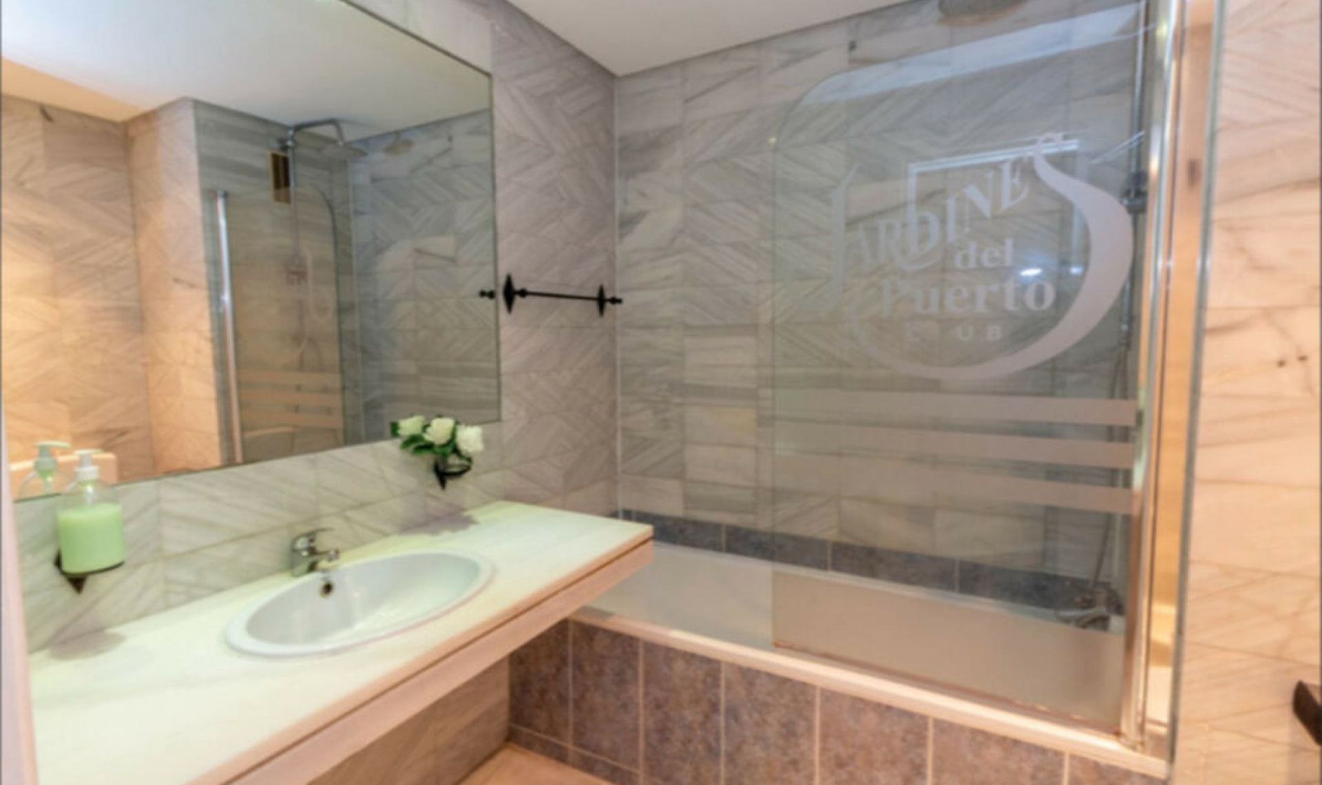 Resale - Apartment -
Puerto Banús