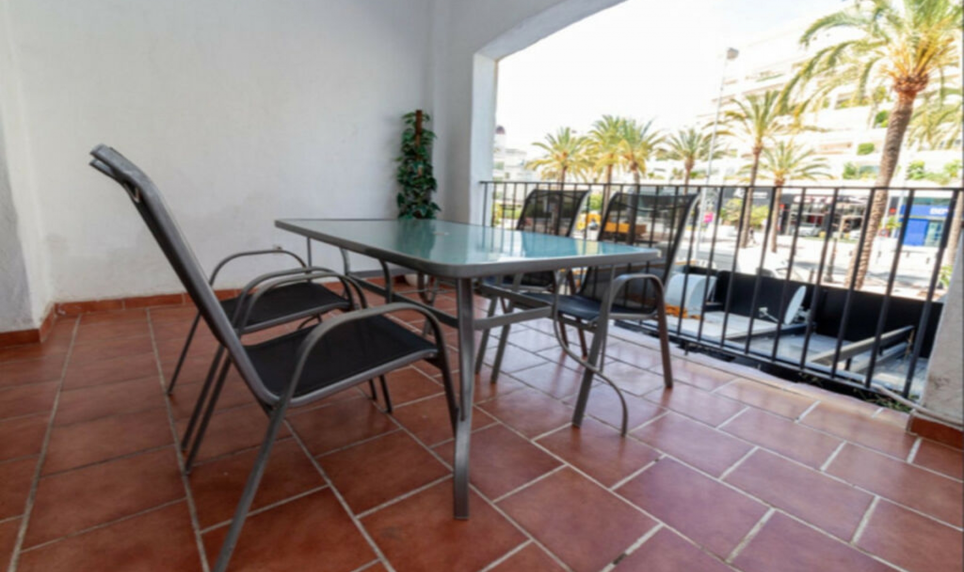 Resale - Apartment -
Puerto Banús