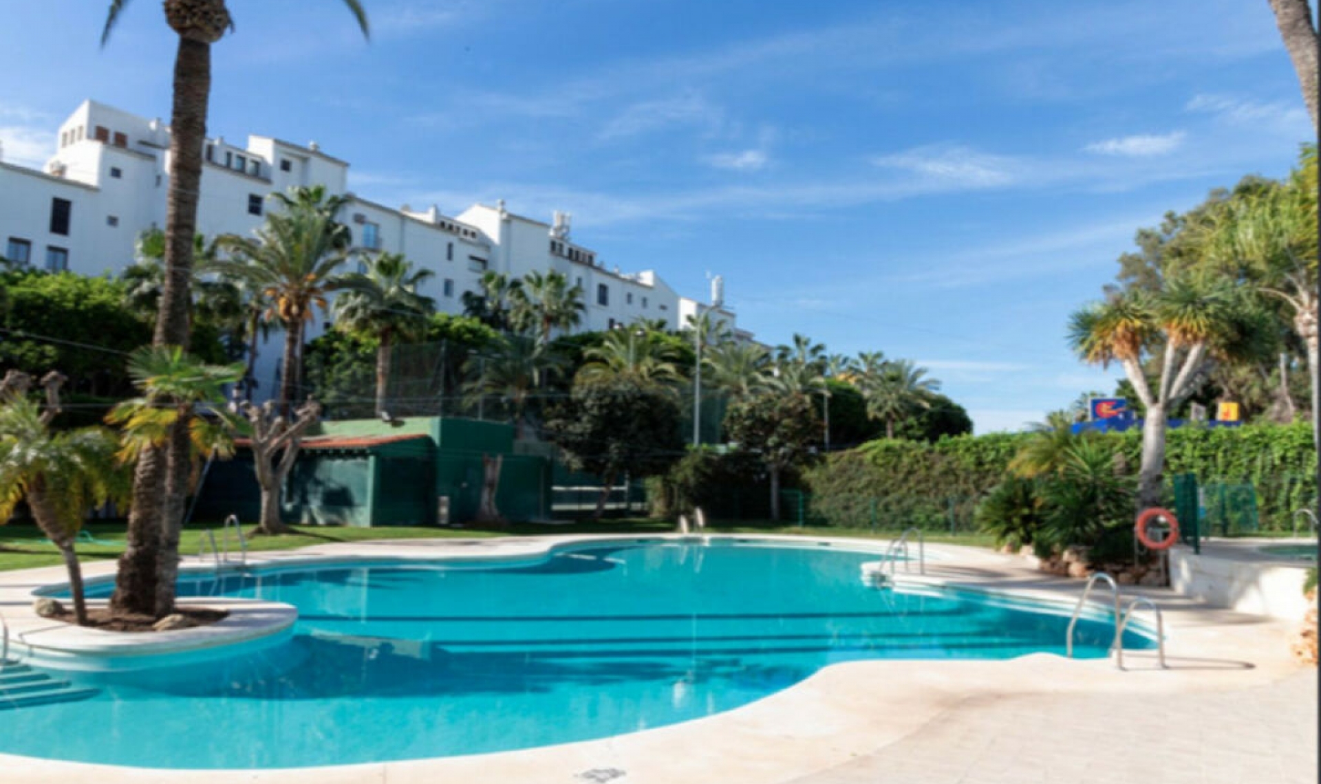 Resale - Apartment -
Puerto Banús