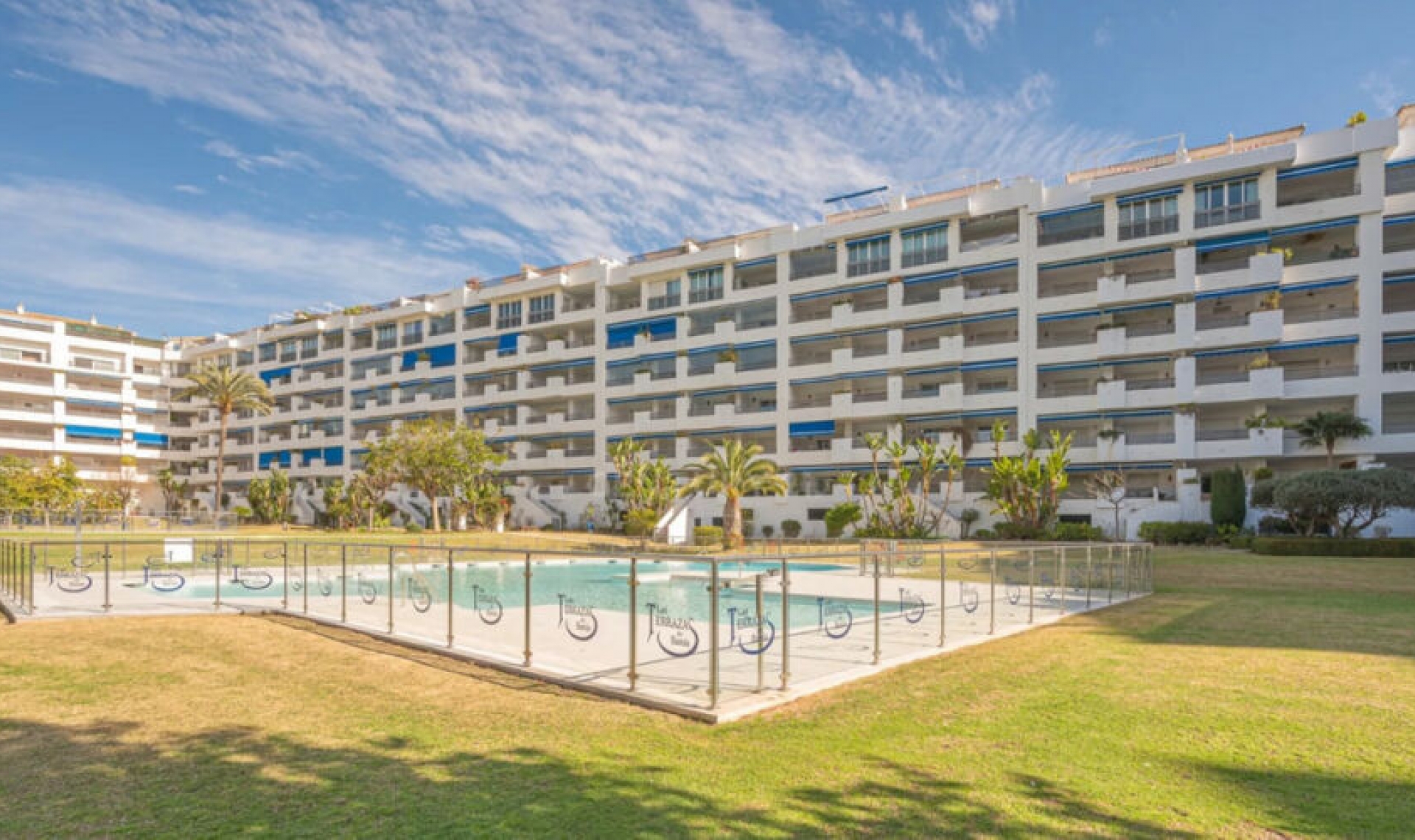 Resale - Apartment -
Puerto Banús