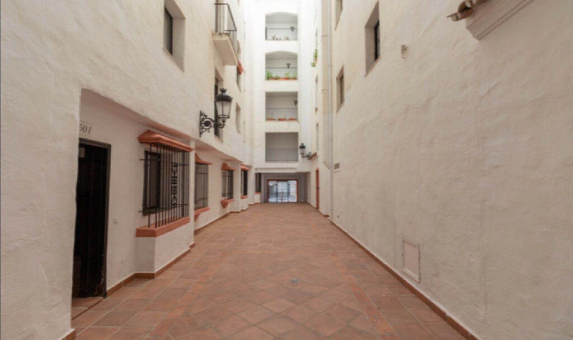 Resale - Apartment -
Puerto Banús