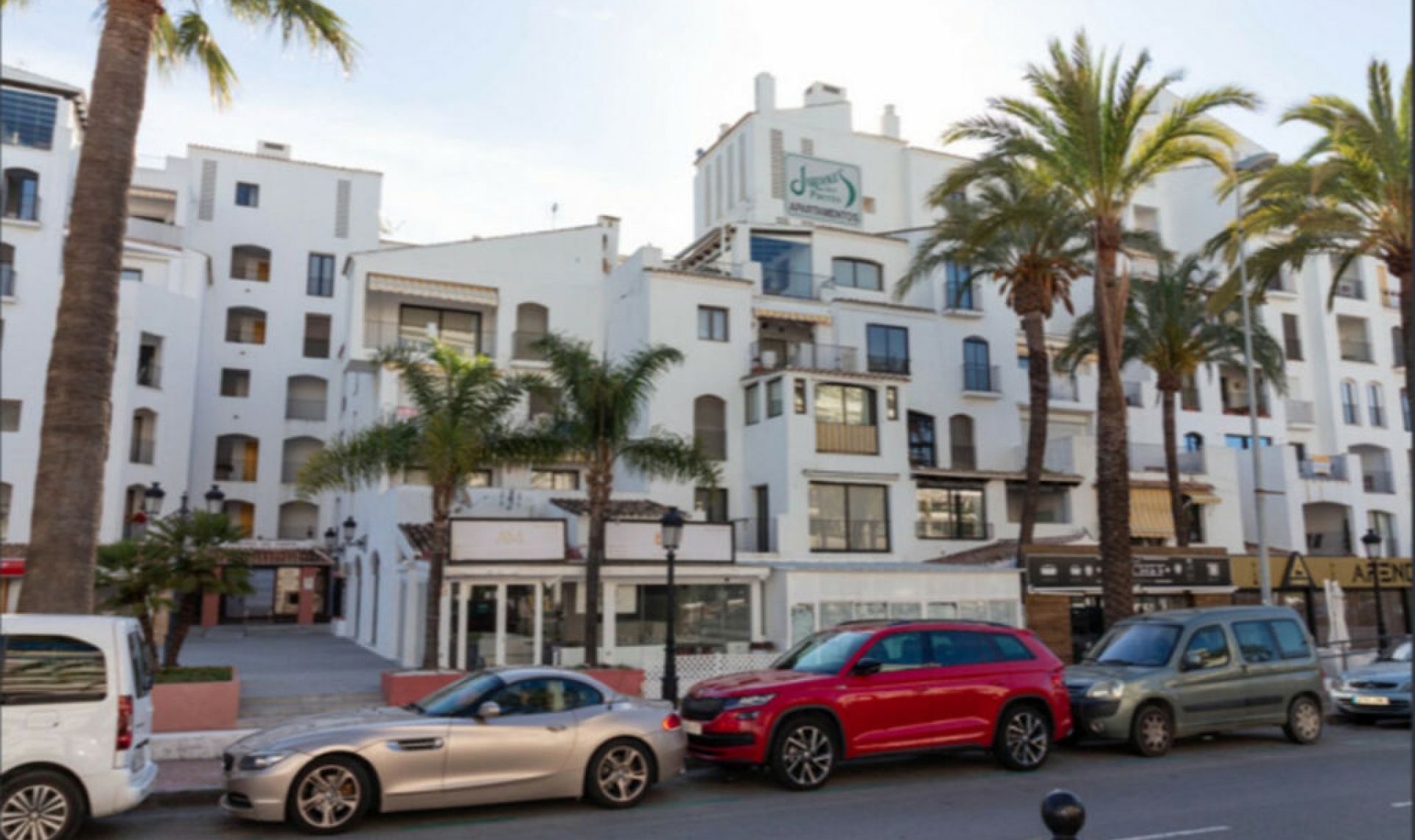 Resale - Apartment -
Puerto Banús