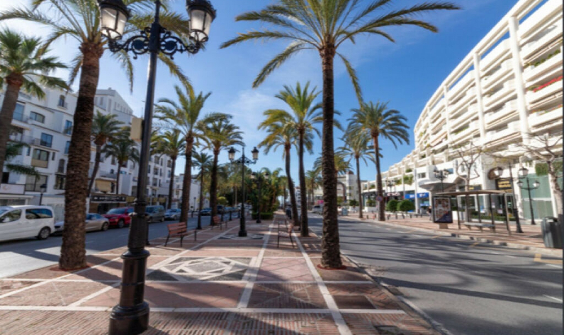 Resale - Apartment -
Puerto Banús