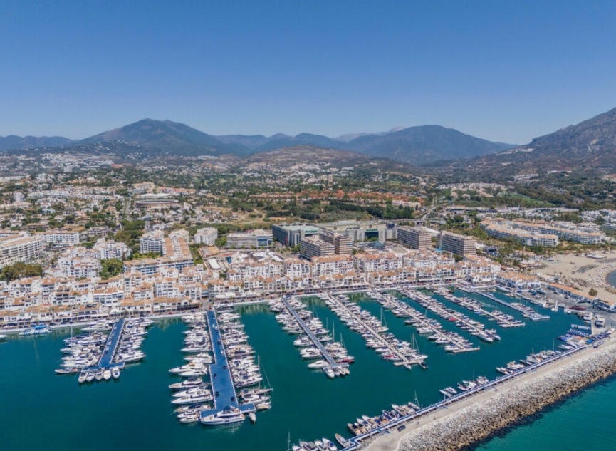 Resale - Apartment -
Puerto Banús