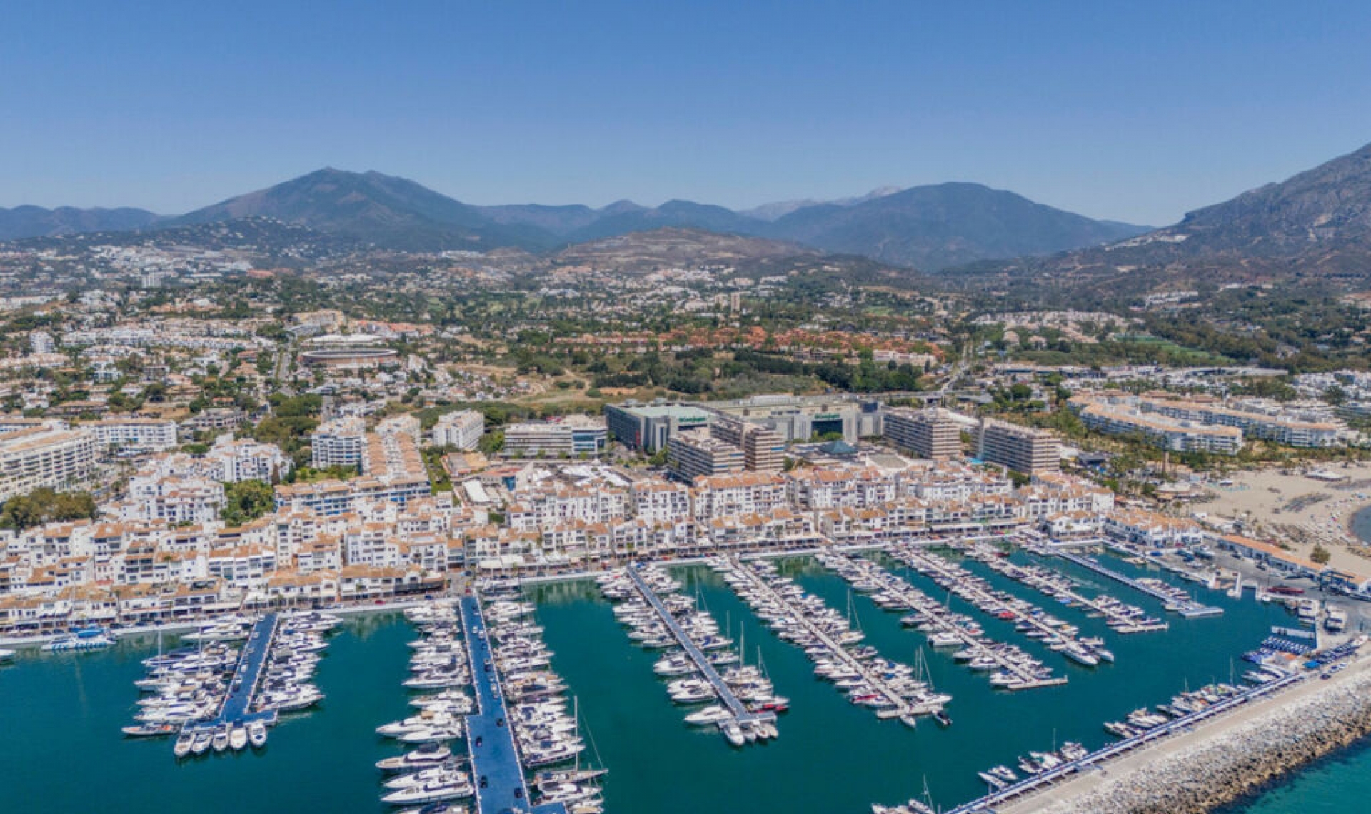 Resale - Apartment -
Puerto Banús