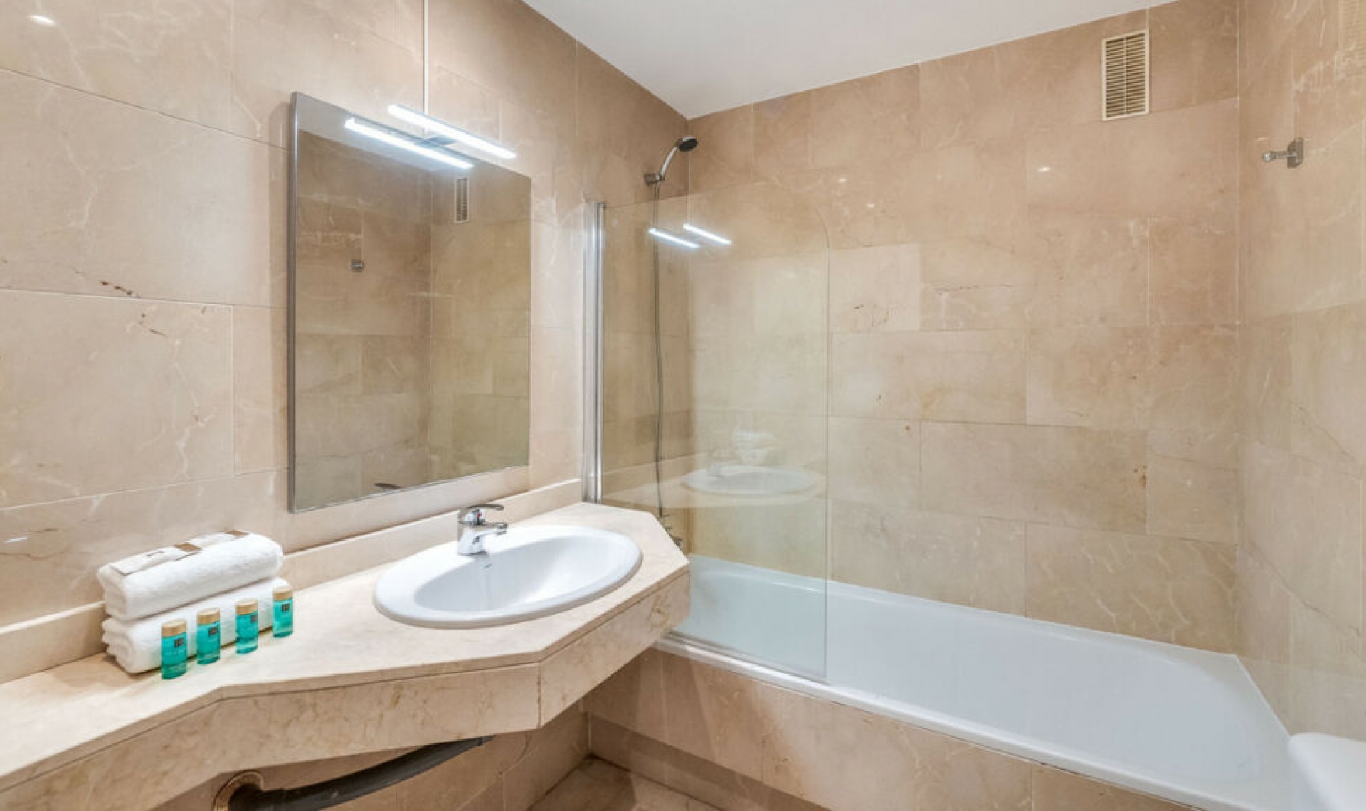 Resale - Apartment -
Puerto Banús