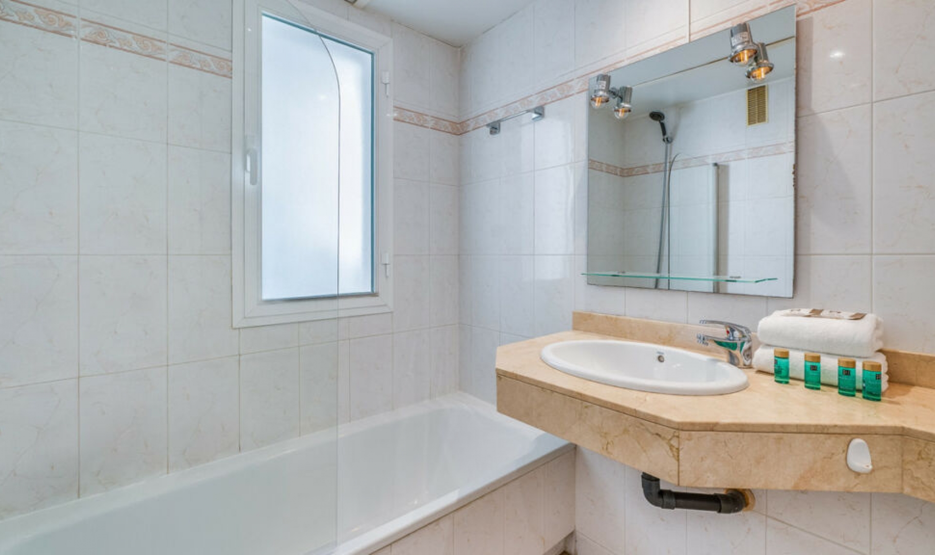 Resale - Apartment -
Puerto Banús