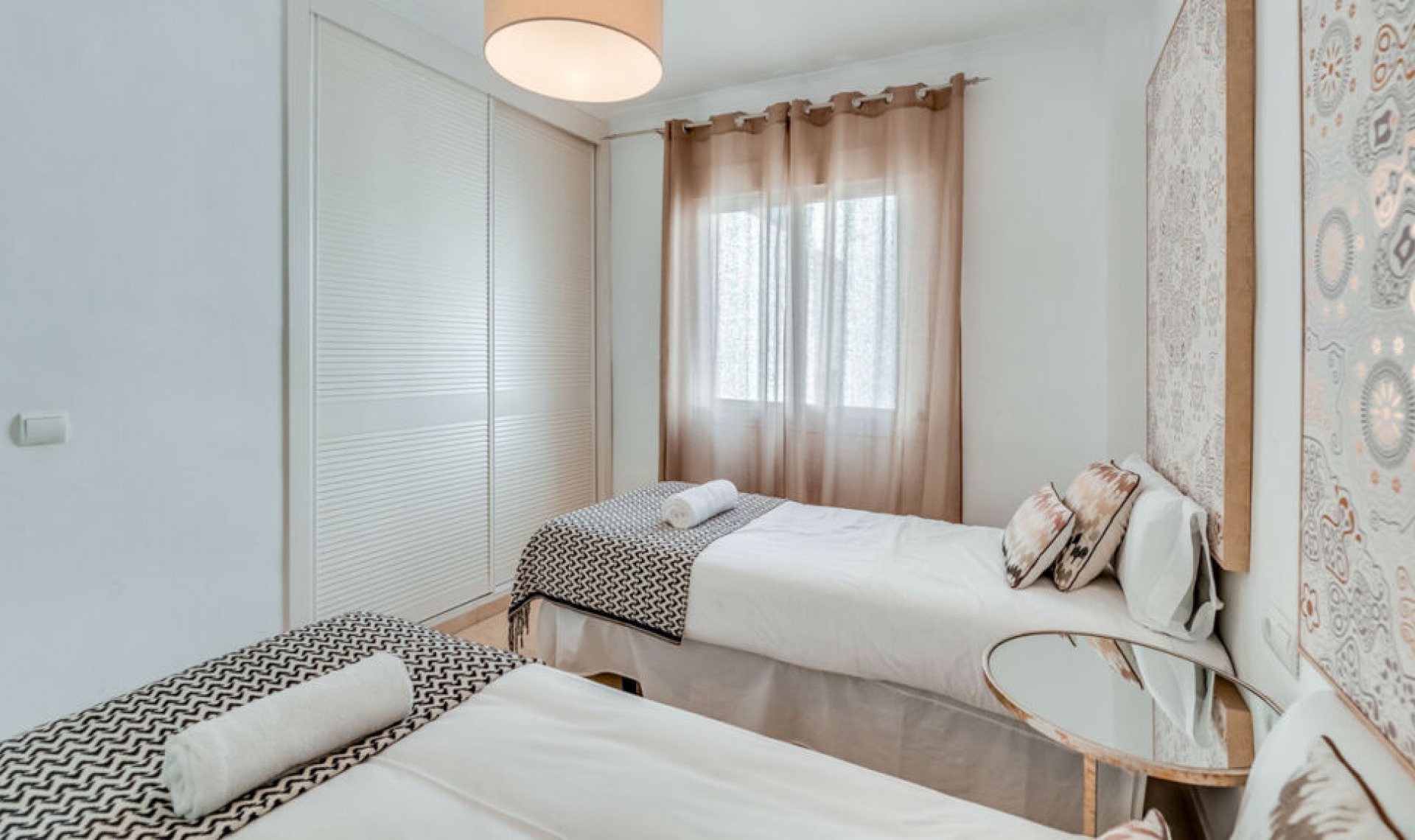 Resale - Apartment -
Puerto Banús