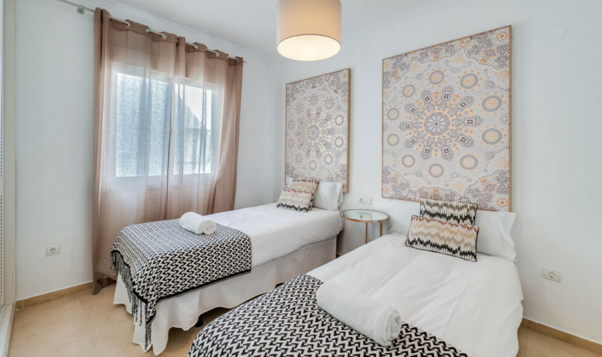 Resale - Apartment -
Puerto Banús