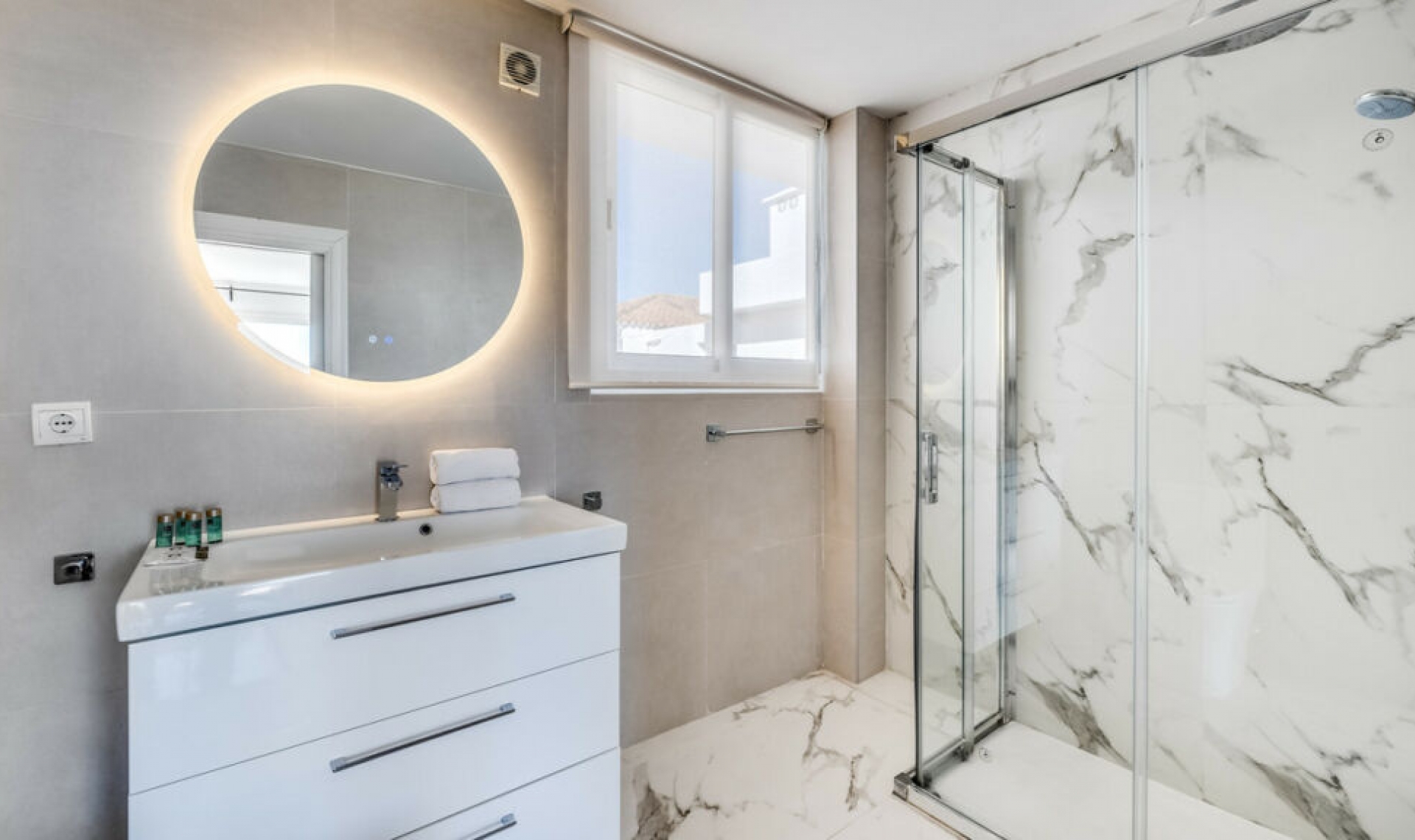 Resale - Apartment -
Puerto Banús