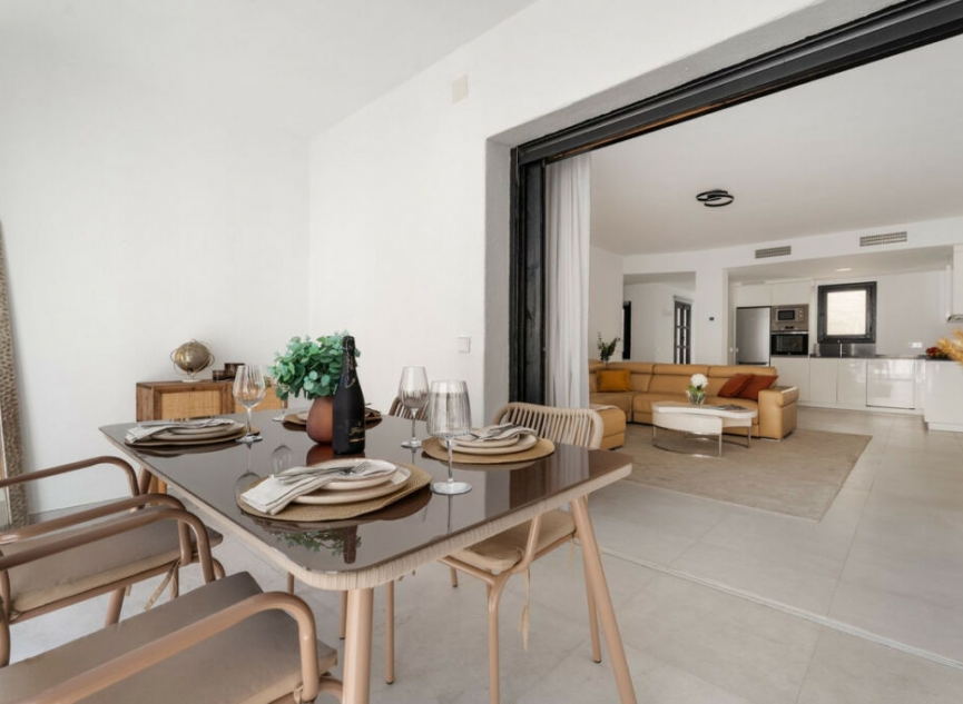 Resale - Apartment -
Puerto Banús