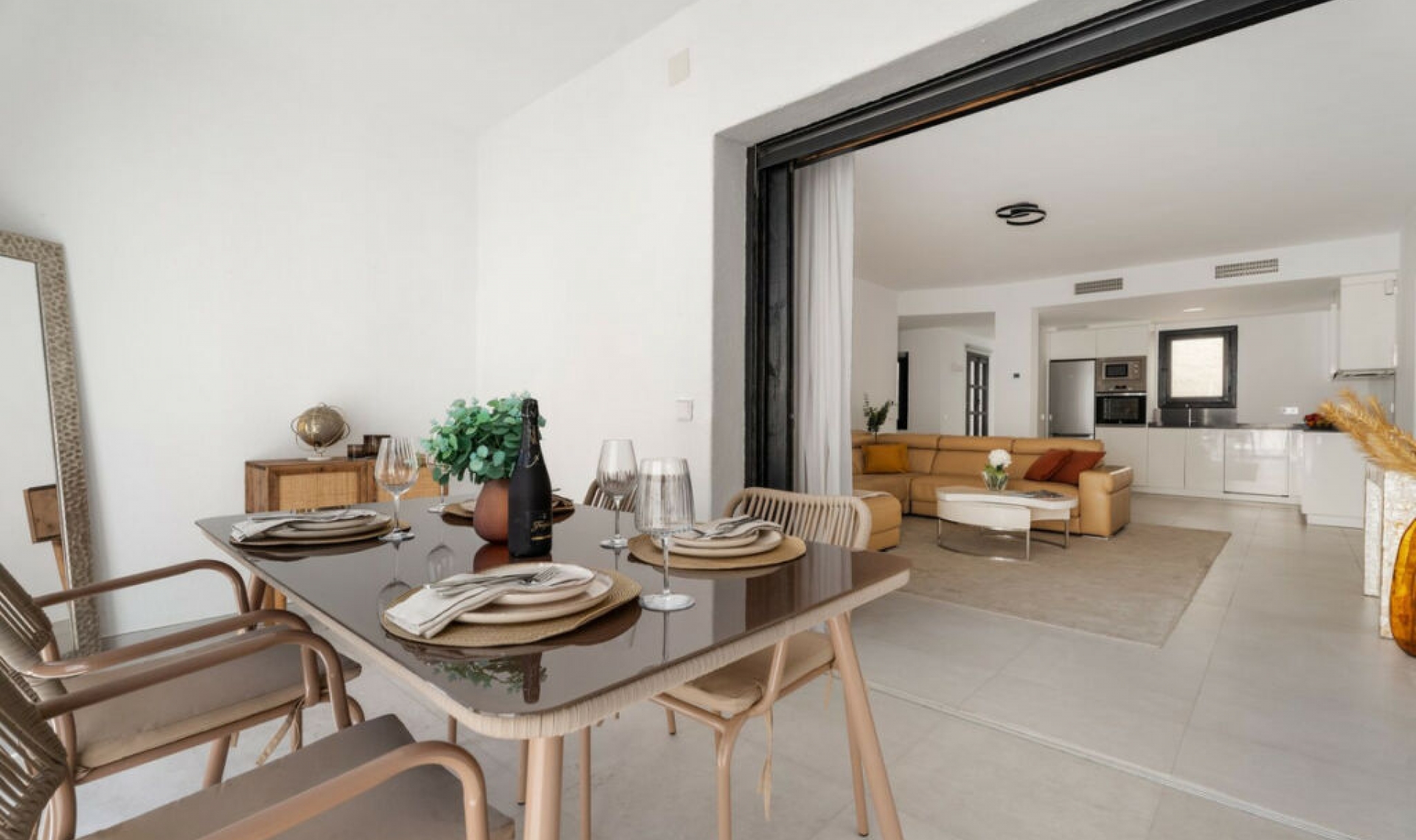 Resale - Apartment -
Puerto Banús