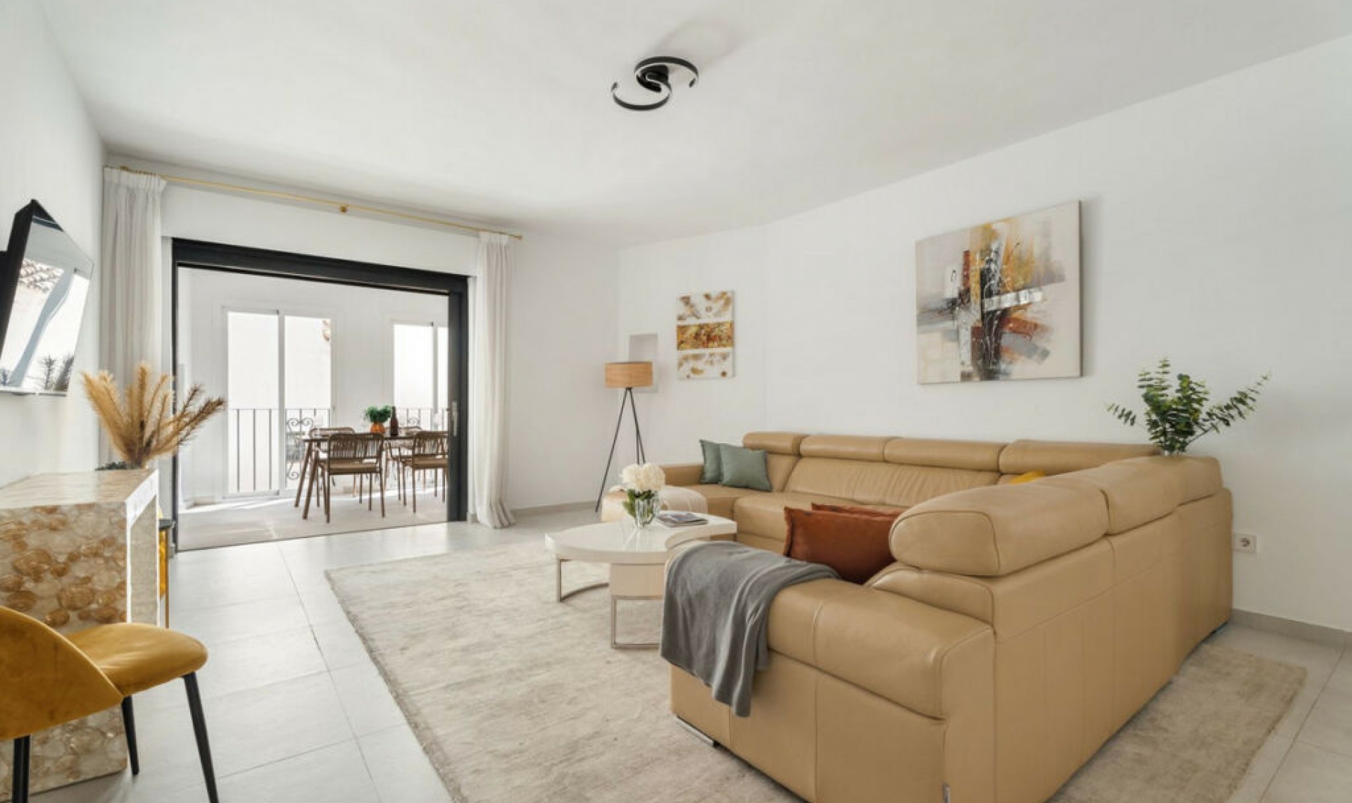 Resale - Apartment -
Puerto Banús