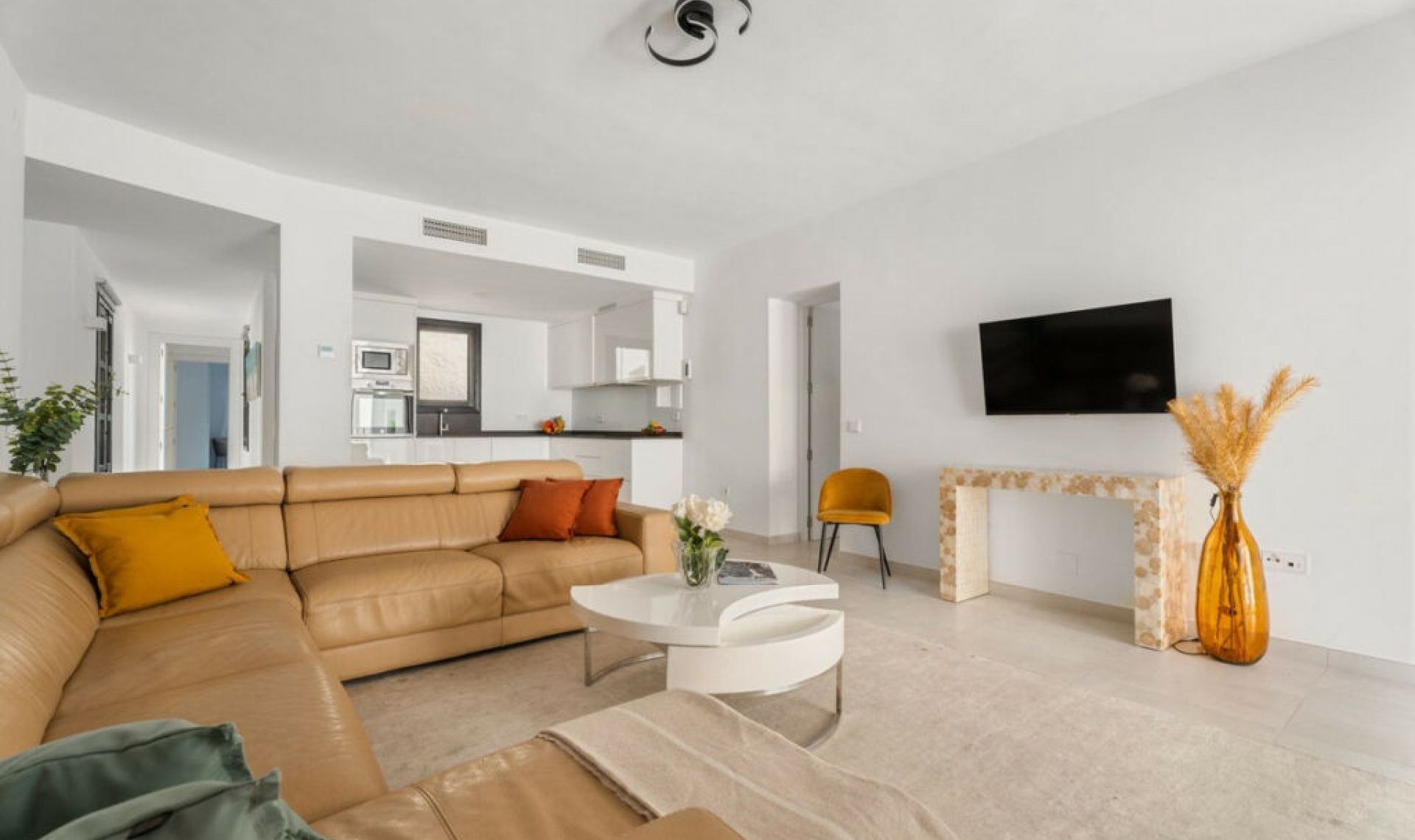 Resale - Apartment -
Puerto Banús