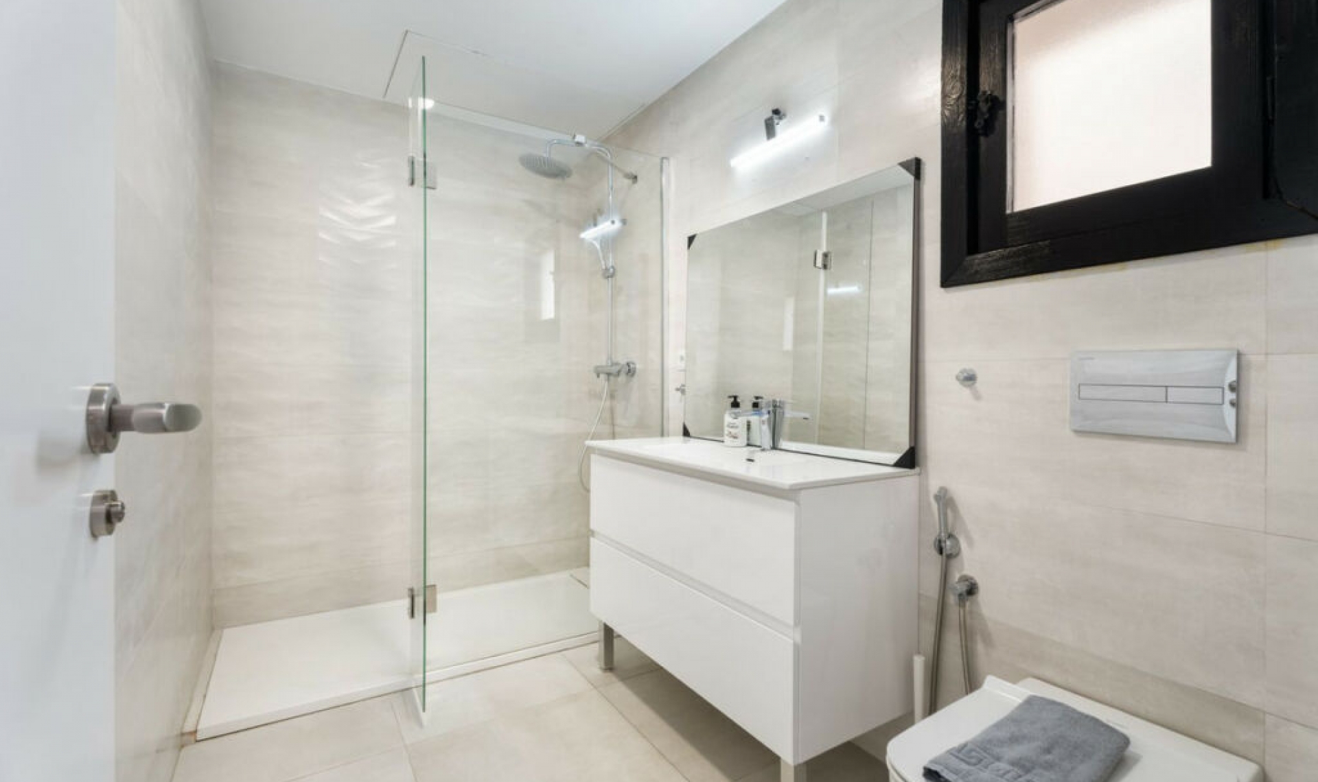 Resale - Apartment -
Puerto Banús