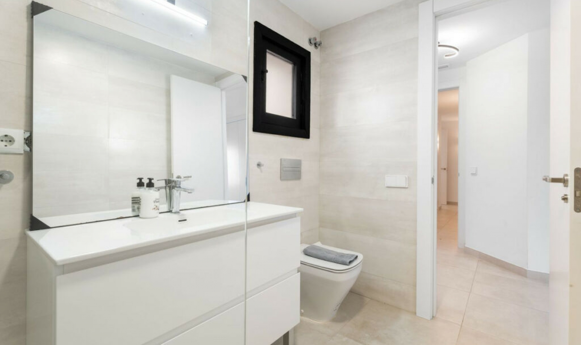 Resale - Apartment -
Puerto Banús