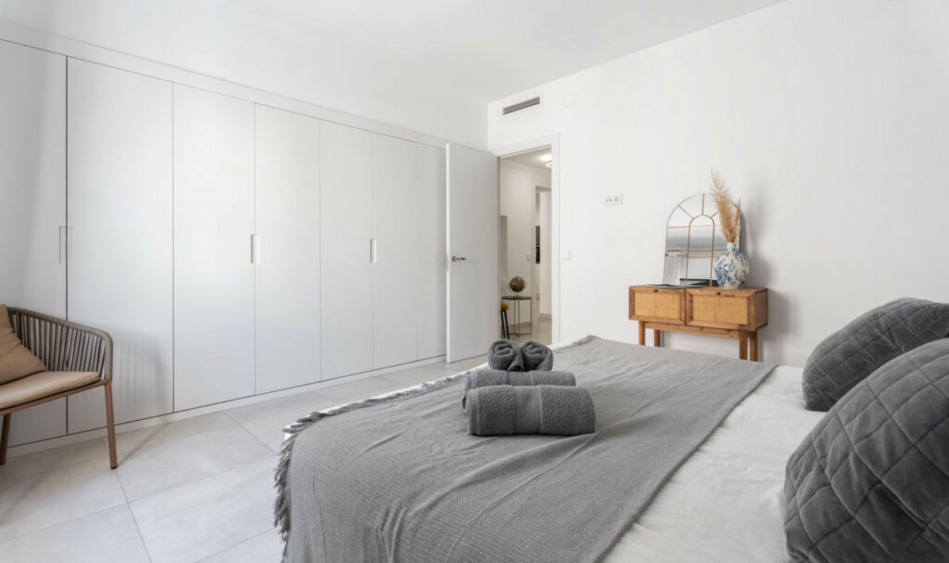 Resale - Apartment -
Puerto Banús