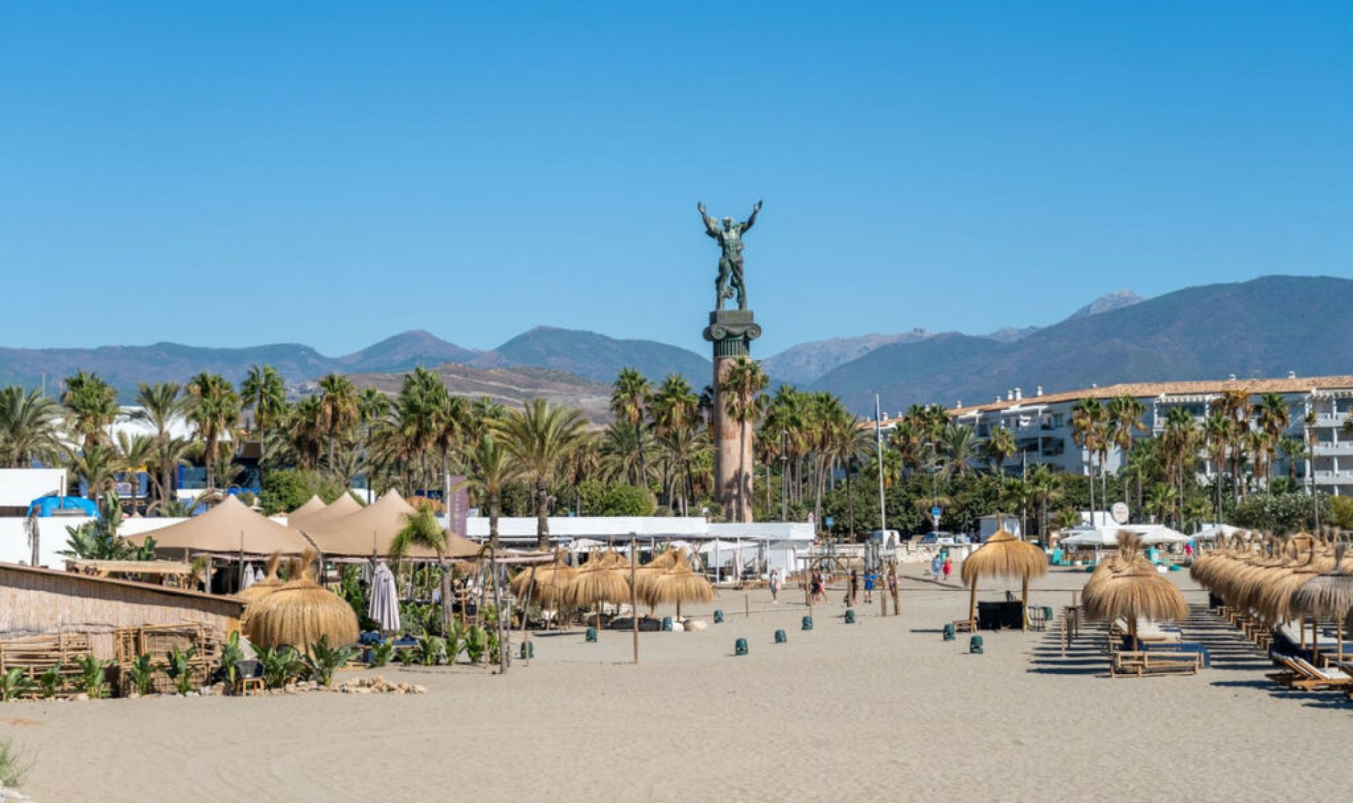 Resale - Apartment -
Puerto Banús