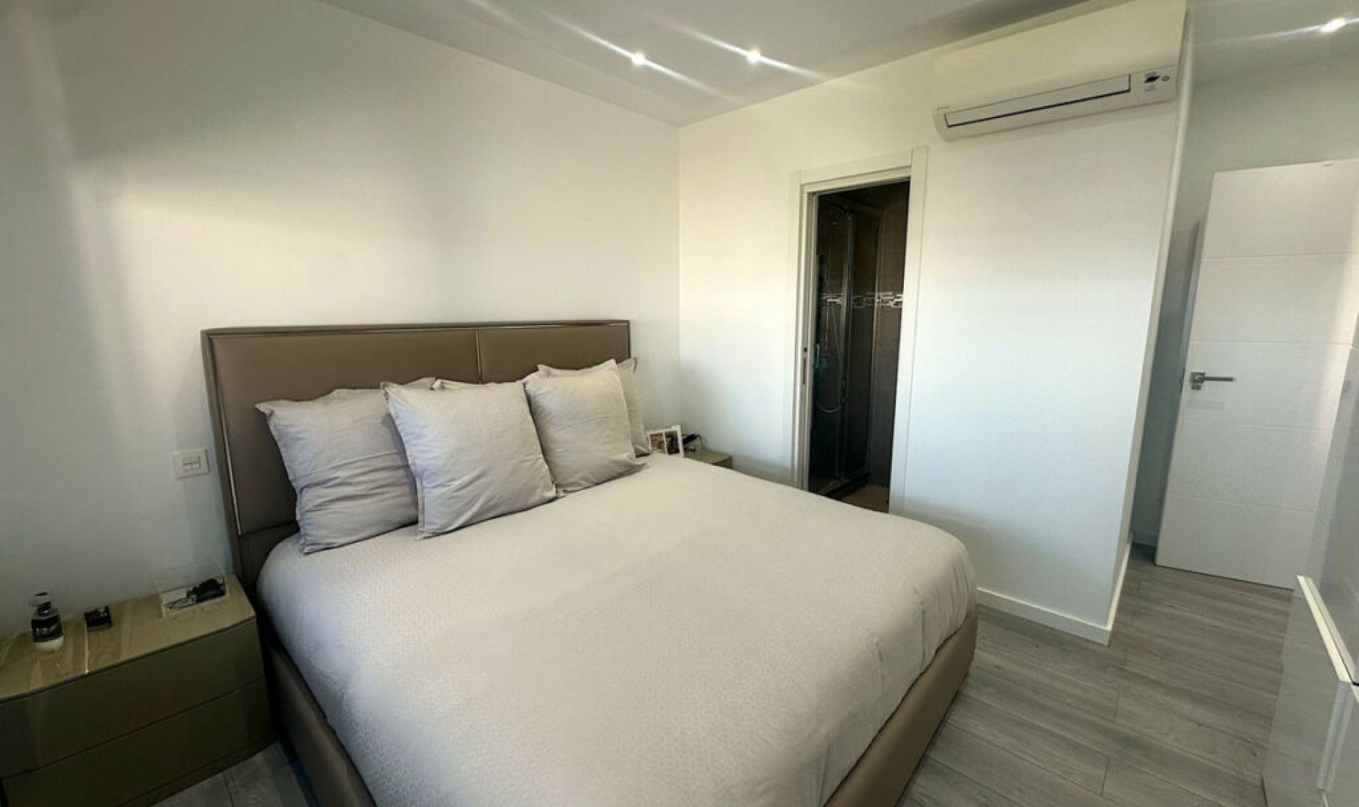 Resale - Apartment -
Puerto Banús