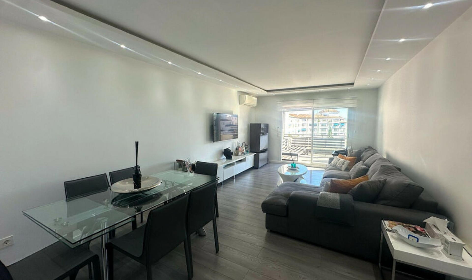 Resale - Apartment -
Puerto Banús
