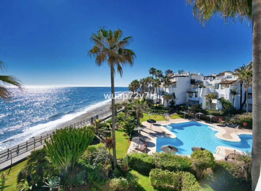Resale - Apartment -
Puerto Banús