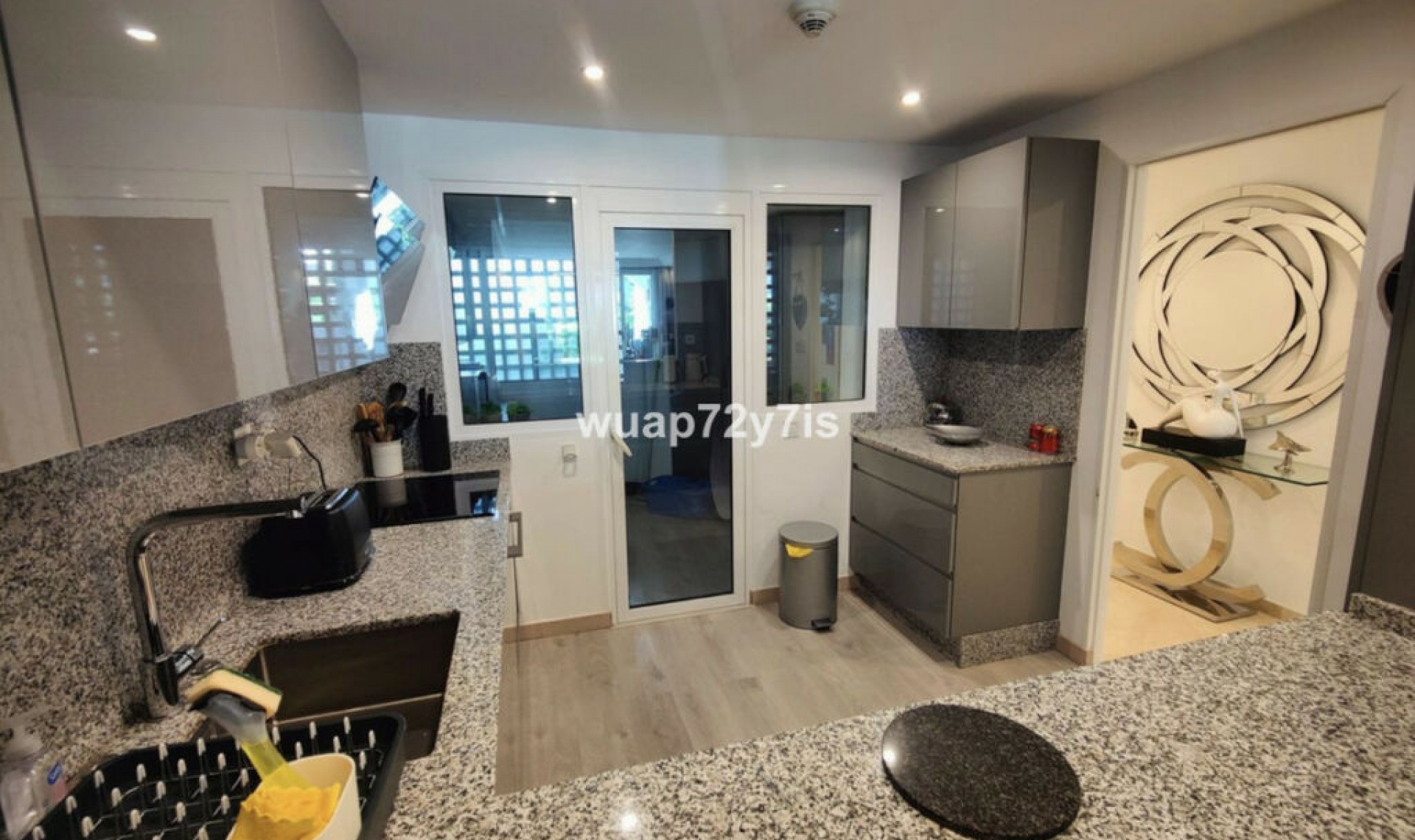 Resale - Apartment -
Puerto Banús