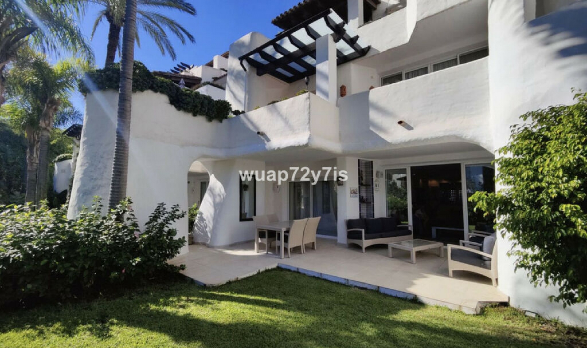 Resale - Apartment -
Puerto Banús