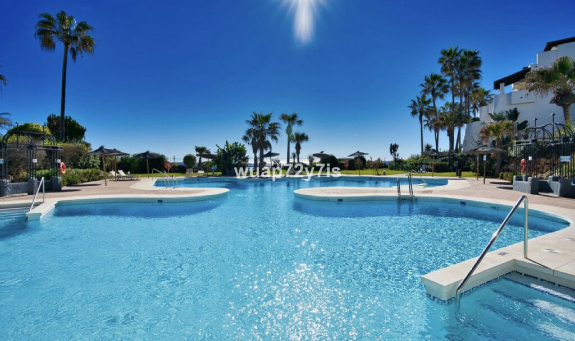 Resale - Apartment -
Puerto Banús