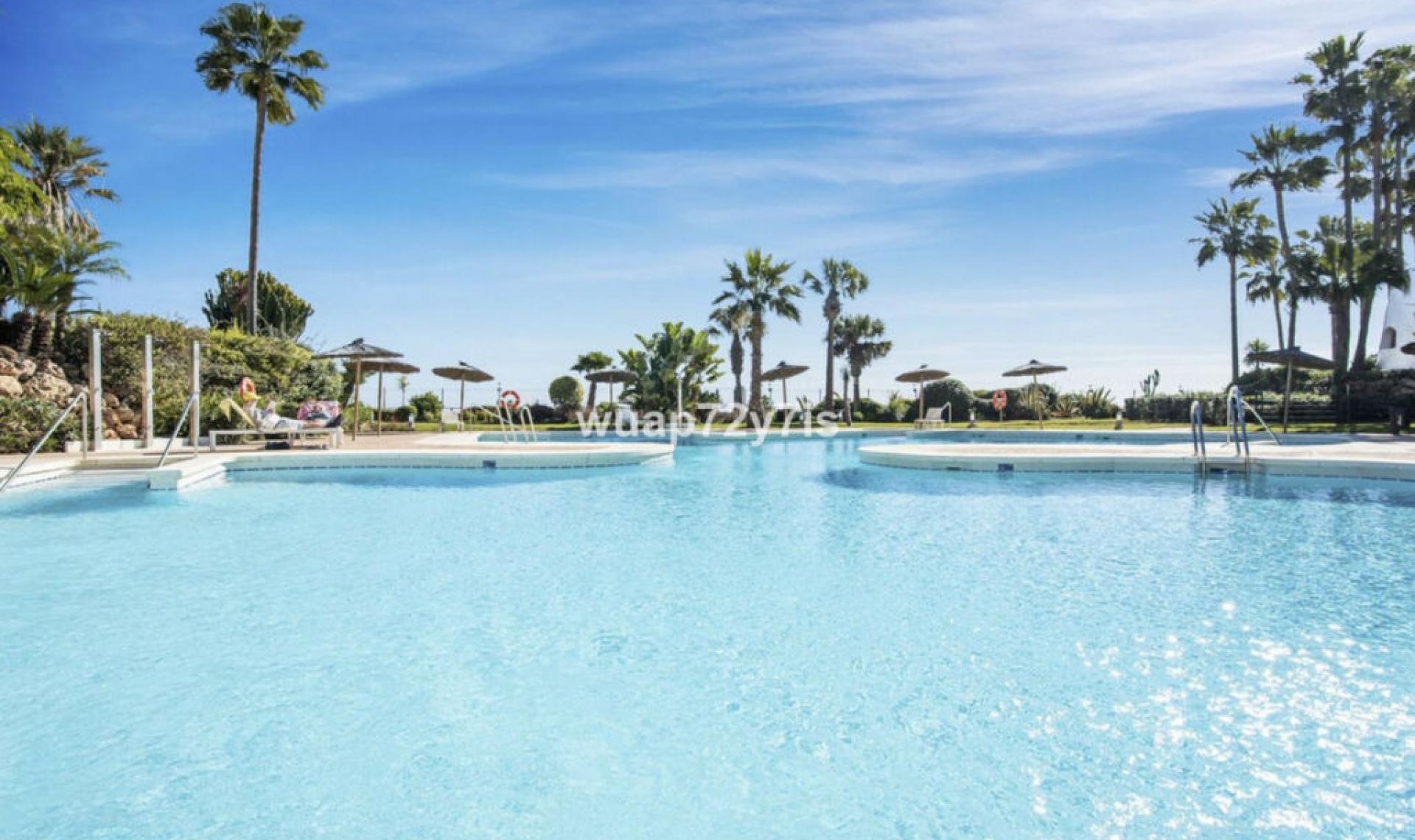 Resale - Apartment -
Puerto Banús