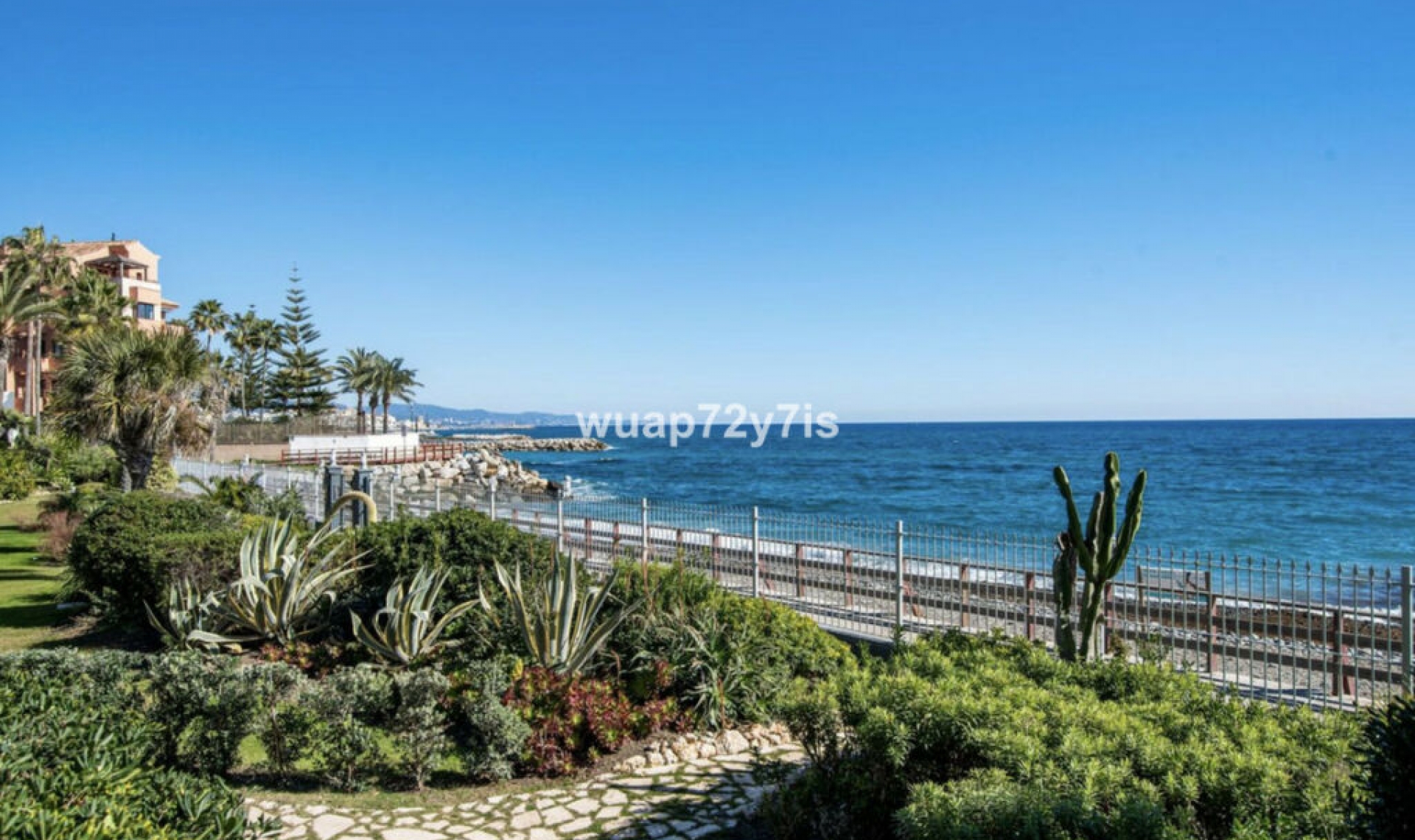 Resale - Apartment -
Puerto Banús