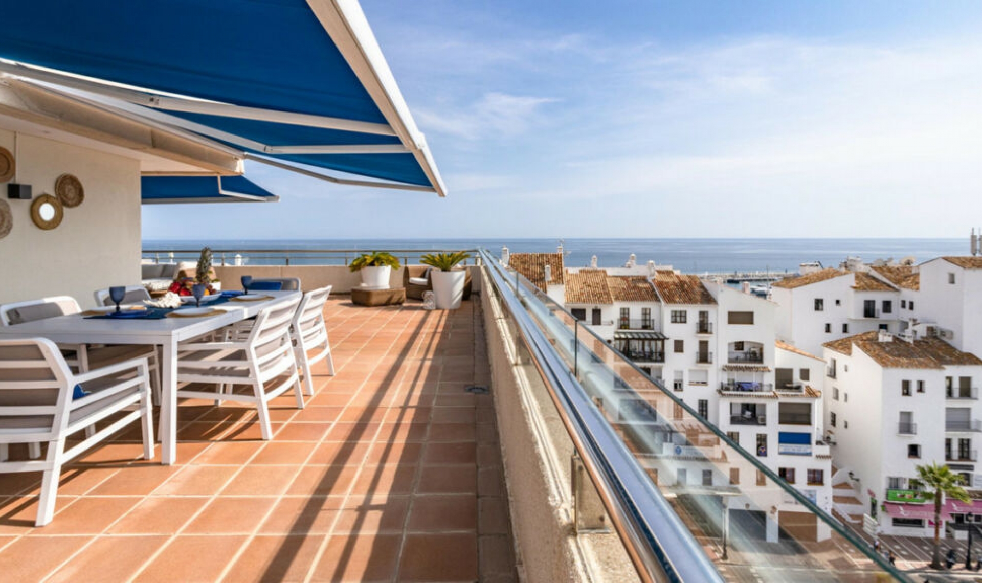 Resale - Apartment -
Puerto Banús
