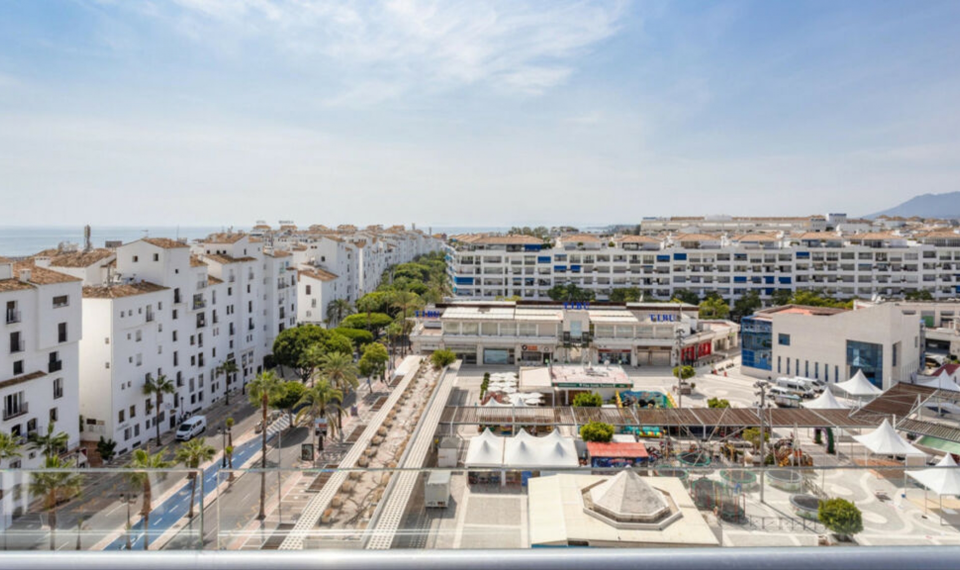 Resale - Apartment -
Puerto Banús