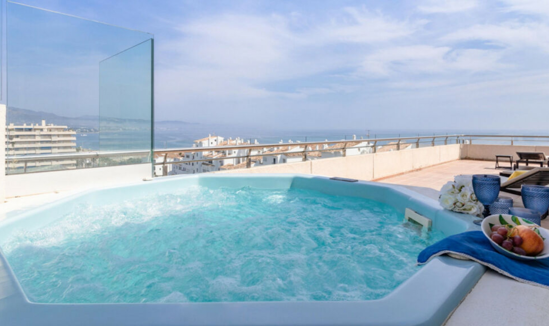 Resale - Apartment -
Puerto Banús