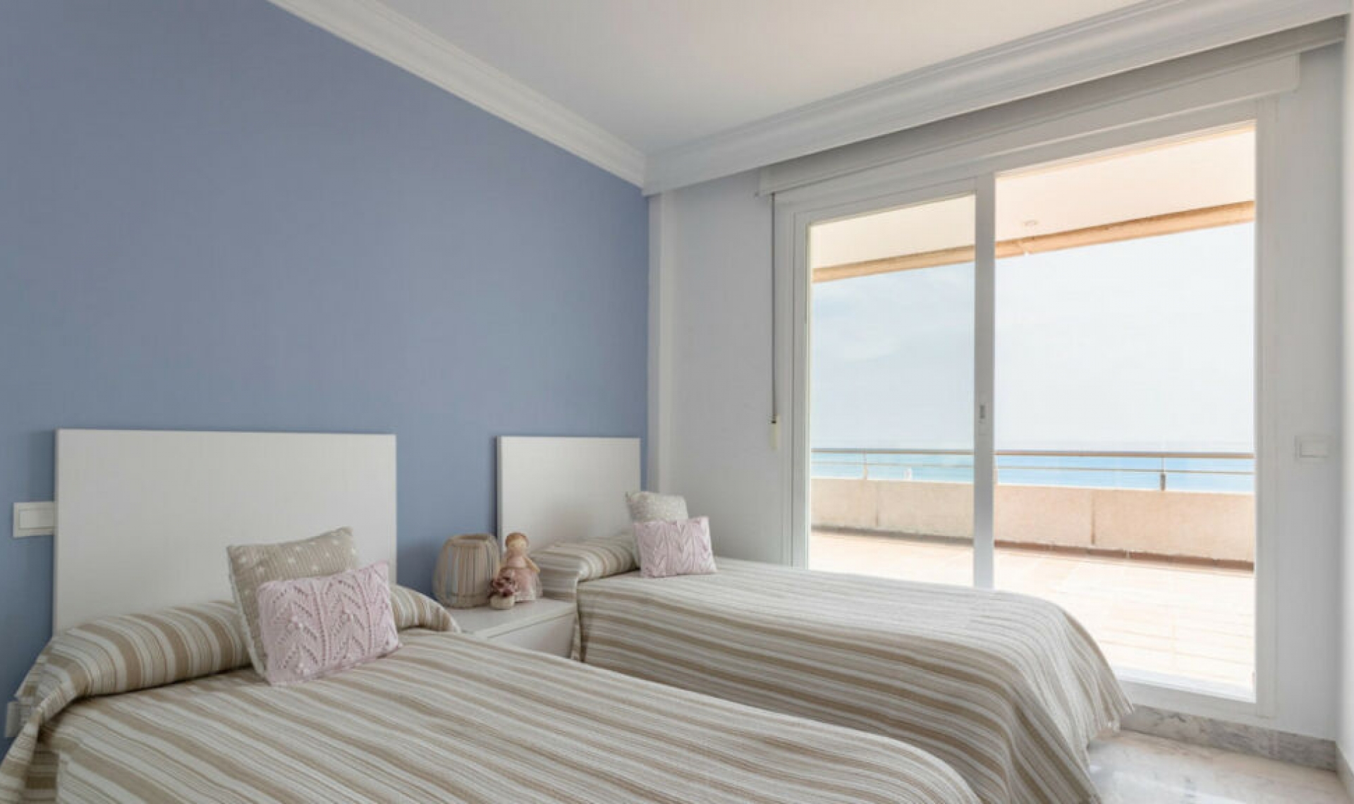 Resale - Apartment -
Puerto Banús