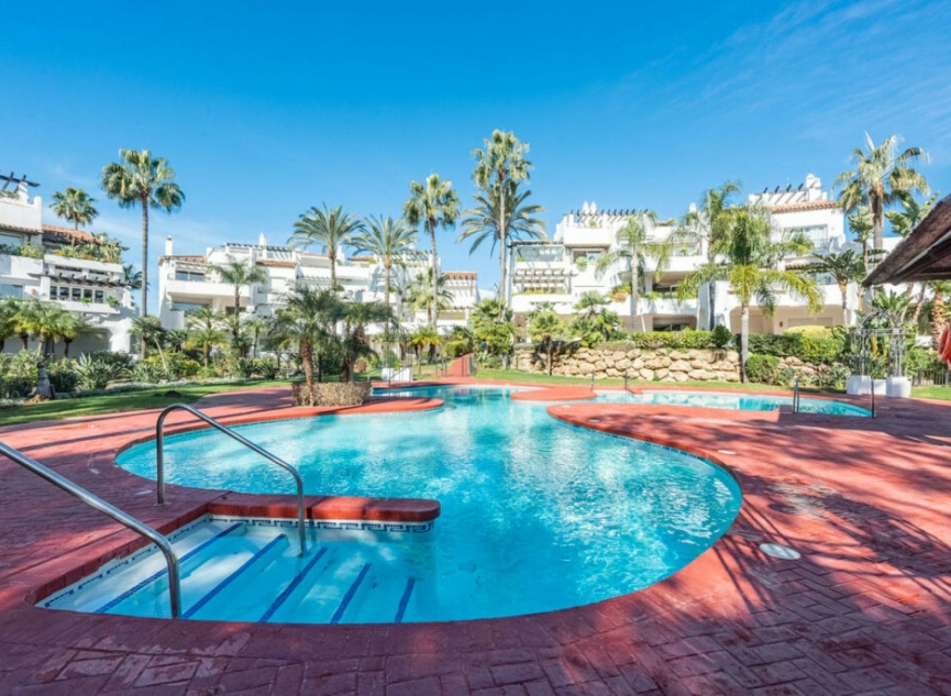 Resale - Apartment -
Puerto Banús