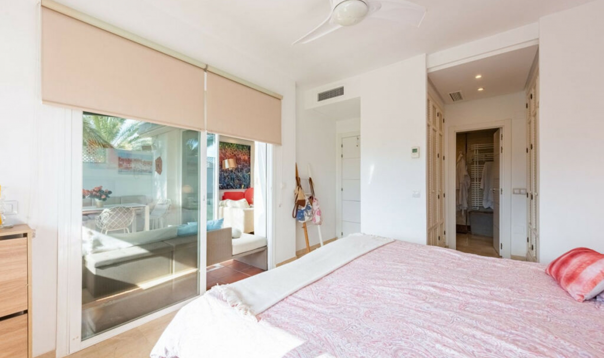 Resale - Apartment -
Puerto Banús