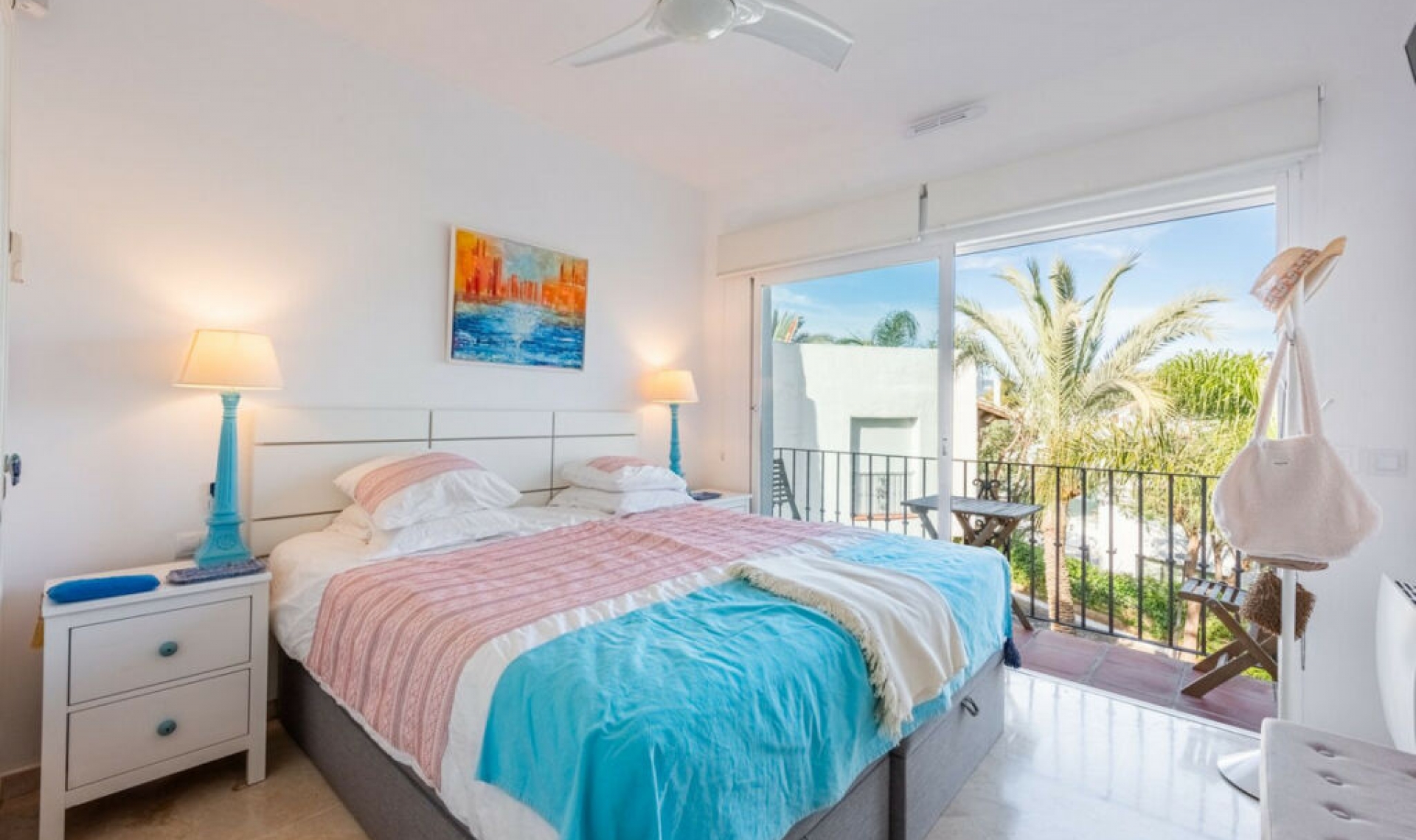 Resale - Apartment -
Puerto Banús