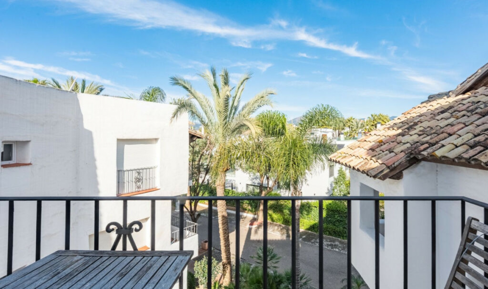 Resale - Apartment -
Puerto Banús