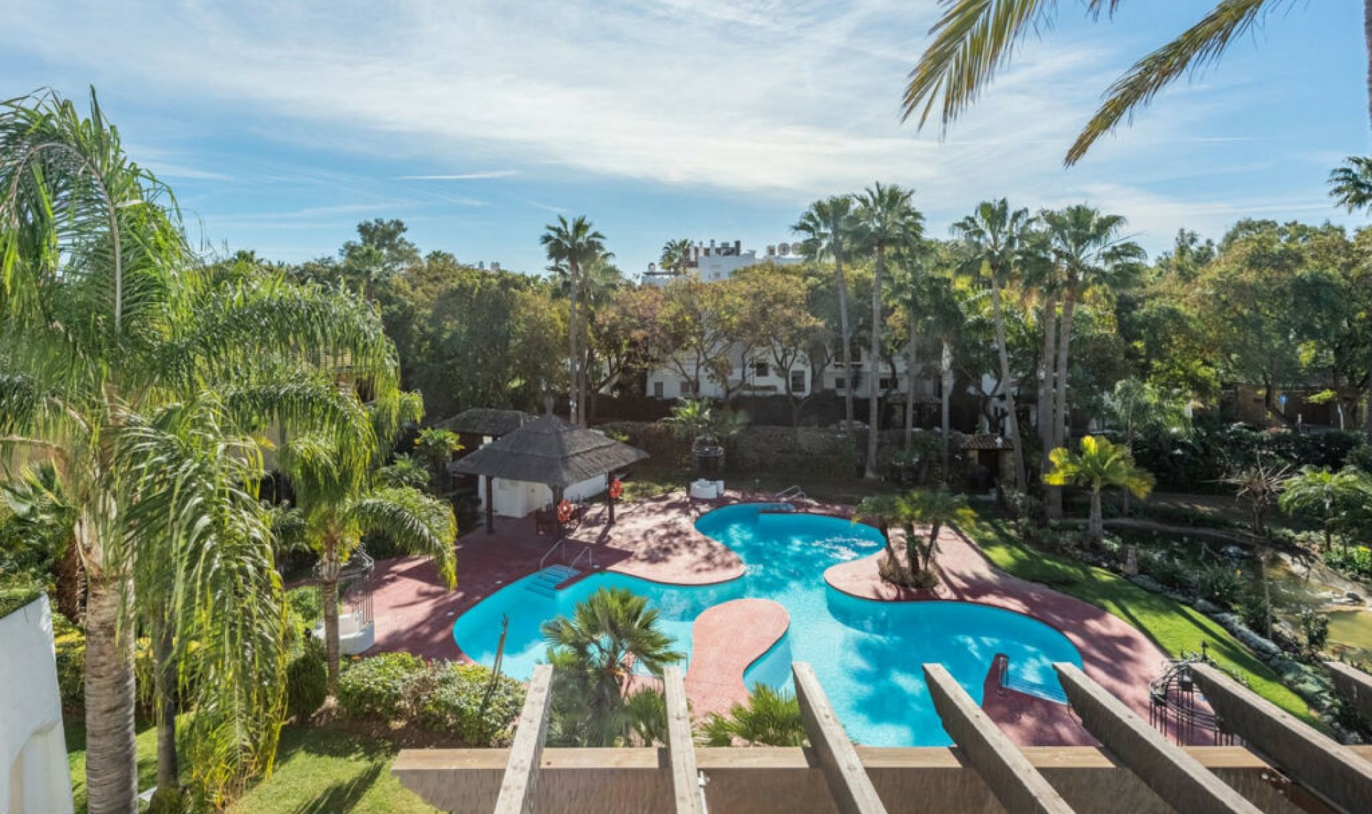 Resale - Apartment -
Puerto Banús