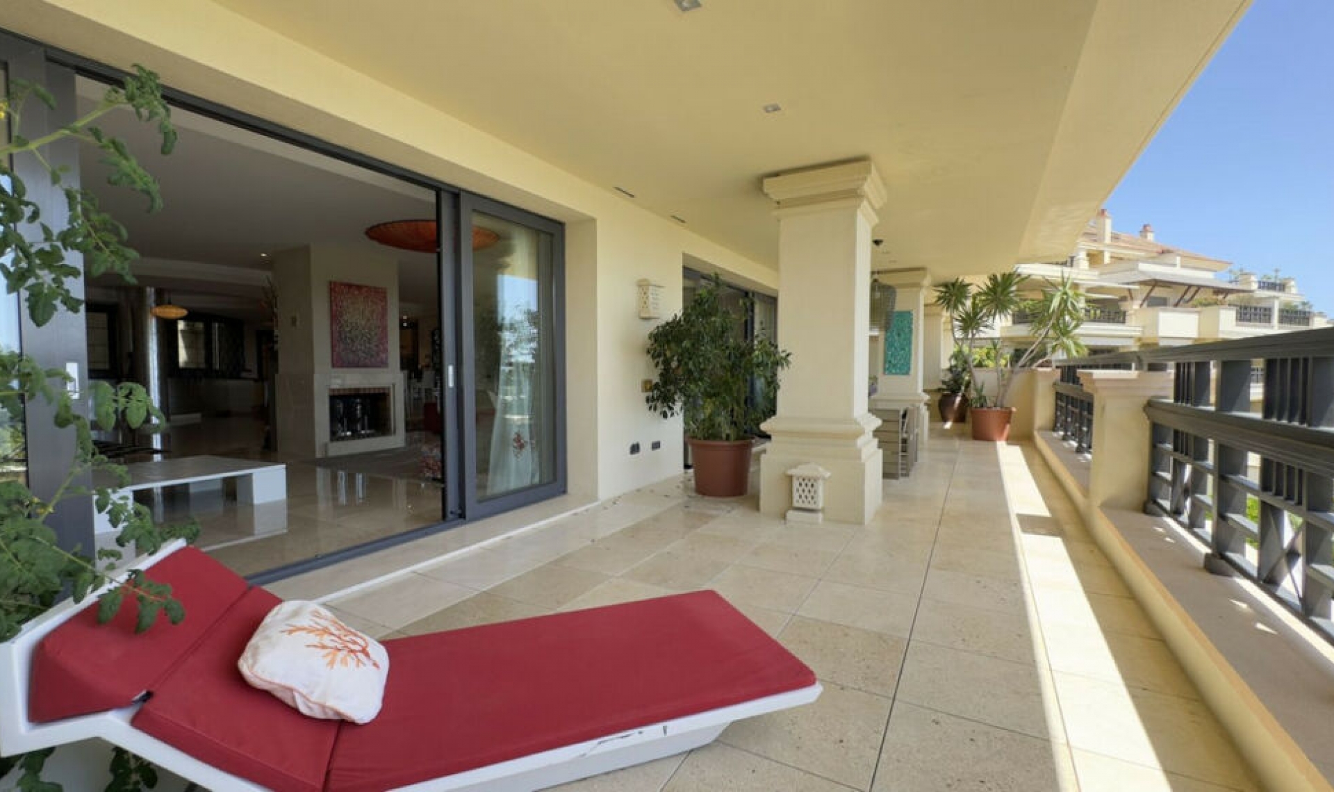 Resale - Apartment -
Puerto Banús