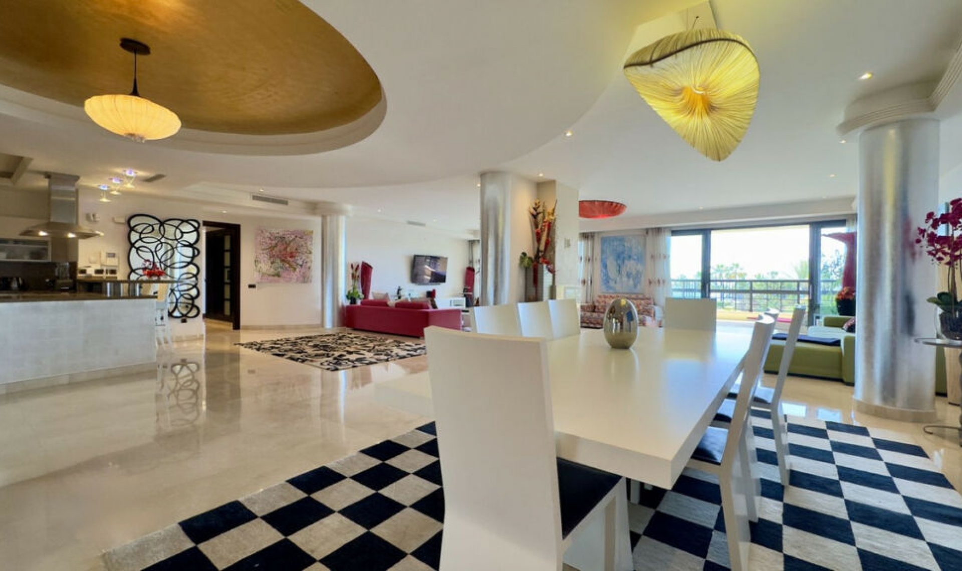 Resale - Apartment -
Puerto Banús