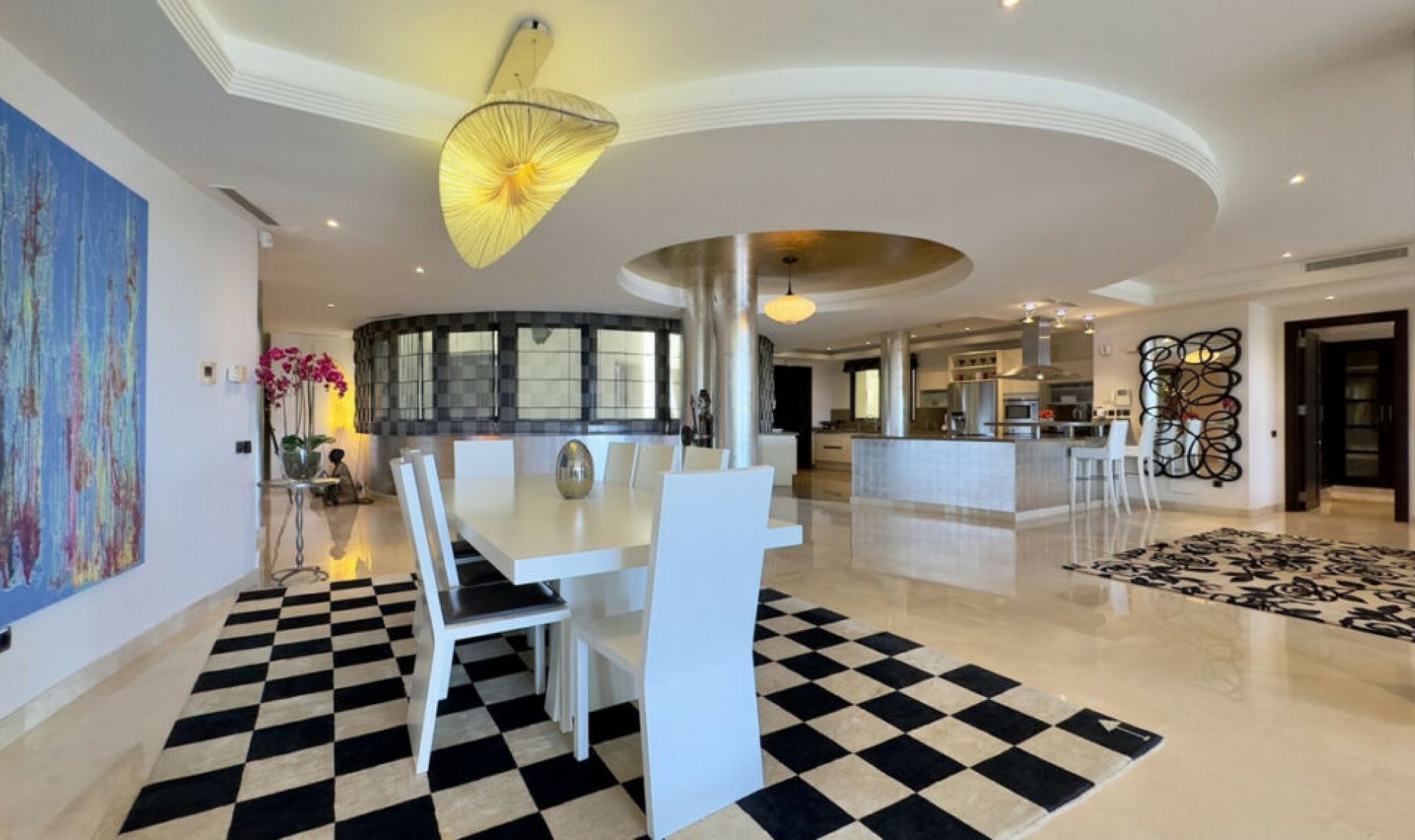 Resale - Apartment -
Puerto Banús