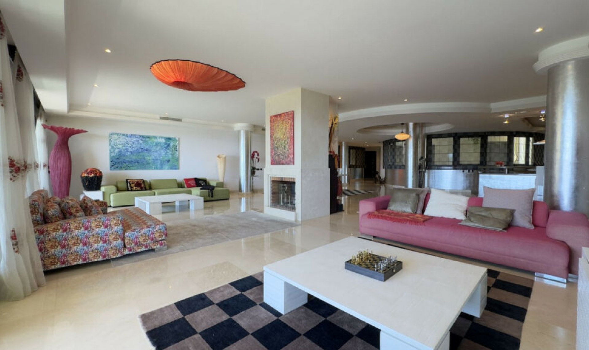 Resale - Apartment -
Puerto Banús