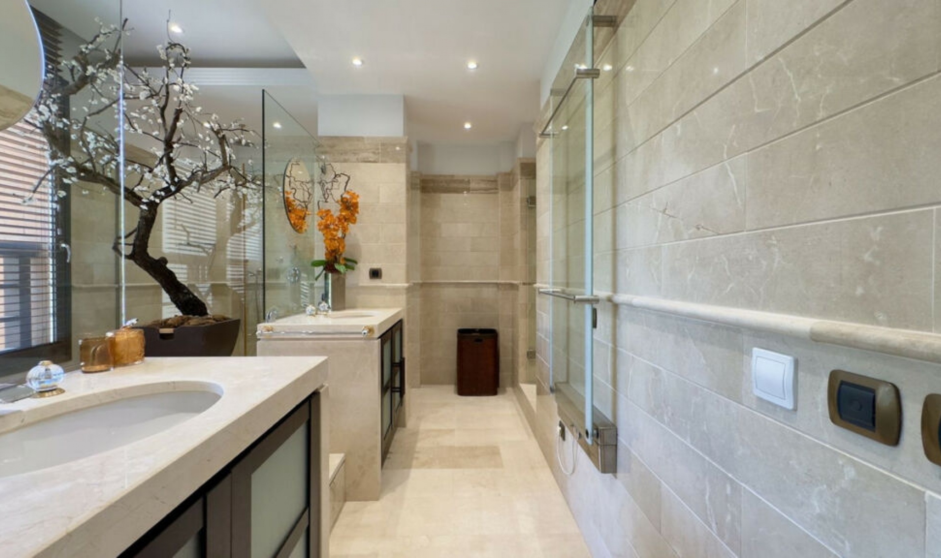 Resale - Apartment -
Puerto Banús